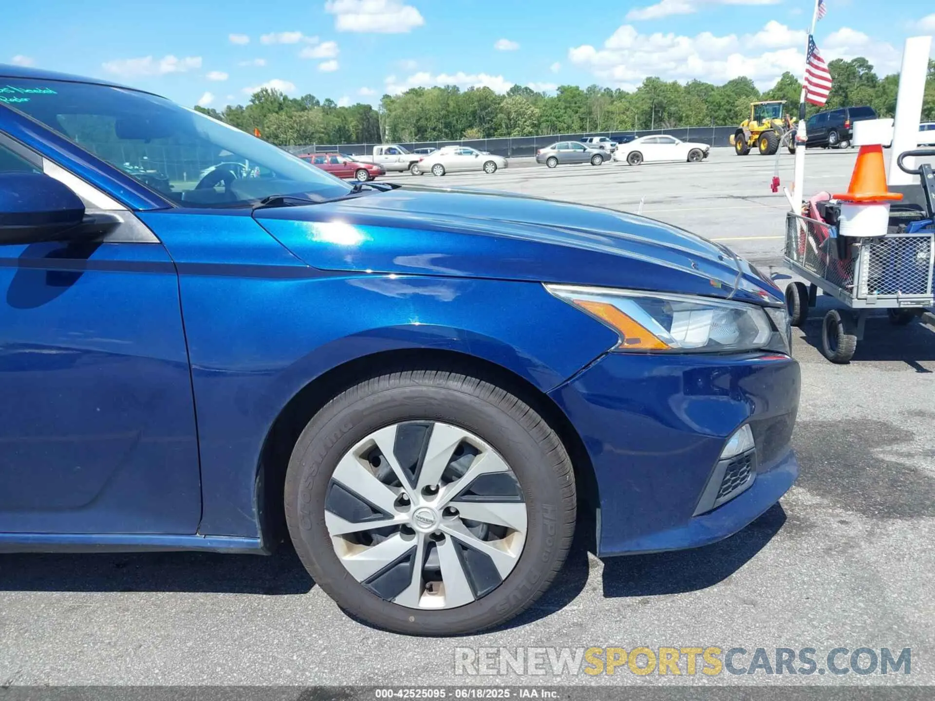 17 Photograph of a damaged car 1N4BL4BV7KC153921 NISSAN ALTIMA 2019