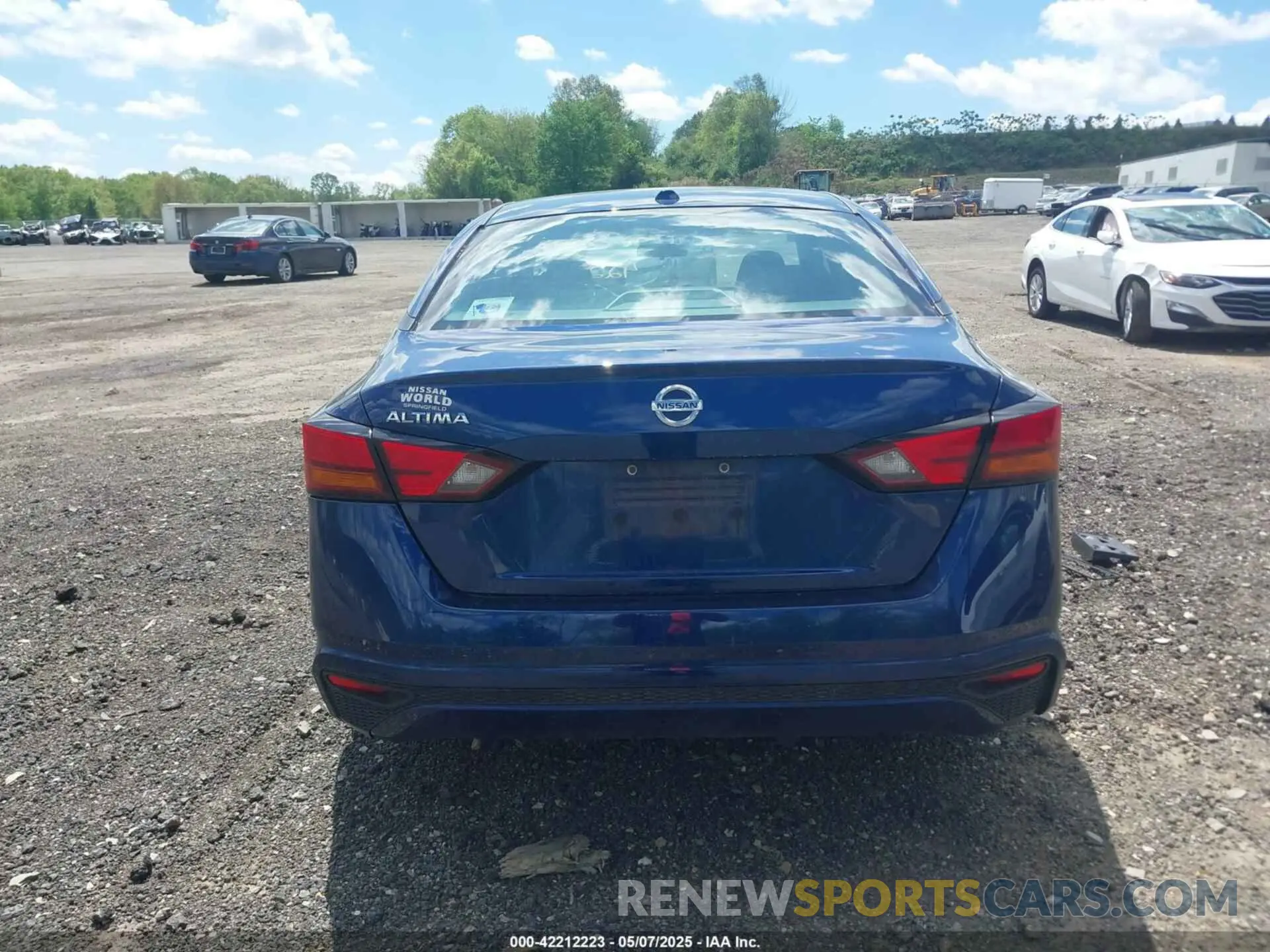 16 Photograph of a damaged car 1N4BL4BV8KC126338 NISSAN ALTIMA 2019