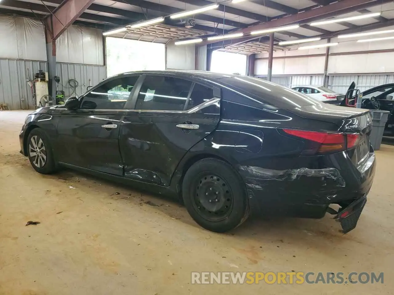 2 Photograph of a damaged car 1N4BL4BV8KC216105 NISSAN ALTIMA 2019