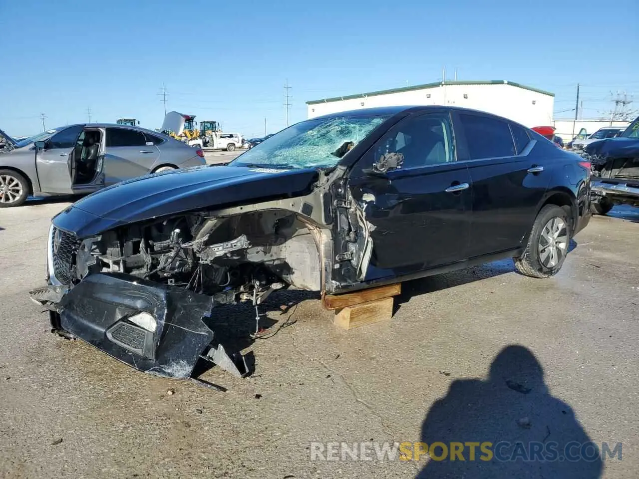 1 Photograph of a damaged car 1N4BL4BV8KC252635 NISSAN ALTIMA 2019