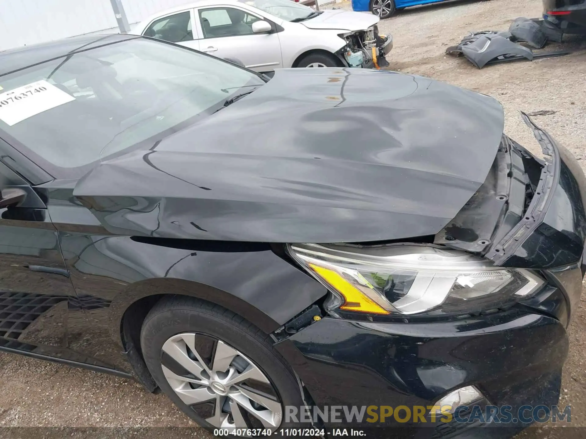 17 Photograph of a damaged car 1N4BL4BV8KN305550 NISSAN ALTIMA 2019