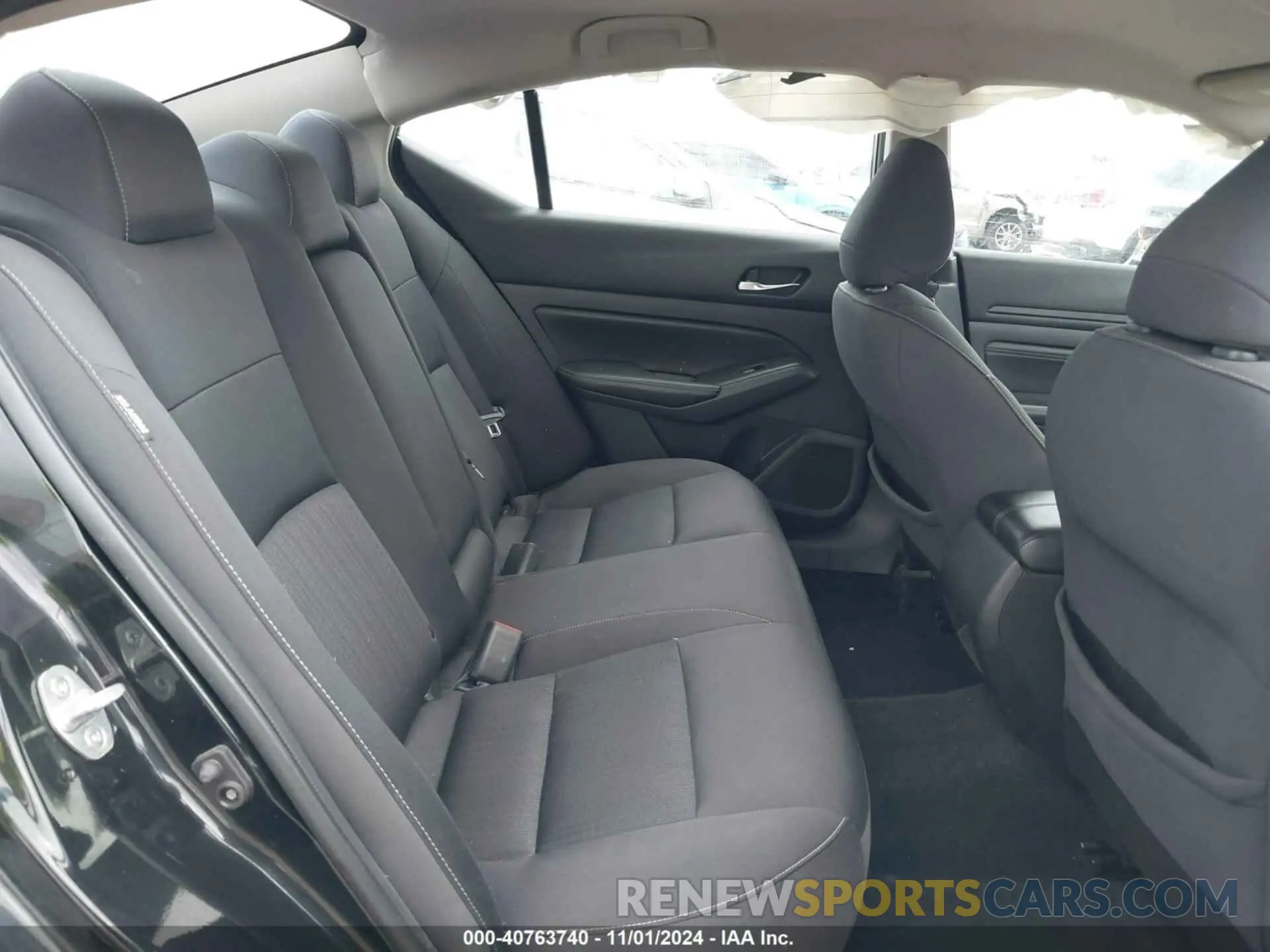 8 Photograph of a damaged car 1N4BL4BV8KN305550 NISSAN ALTIMA 2019