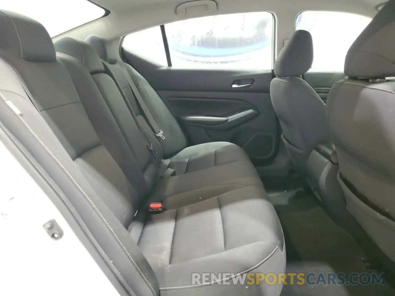 10 Photograph of a damaged car 1N4BL4BV8KN310361 NISSAN ALTIMA 2019