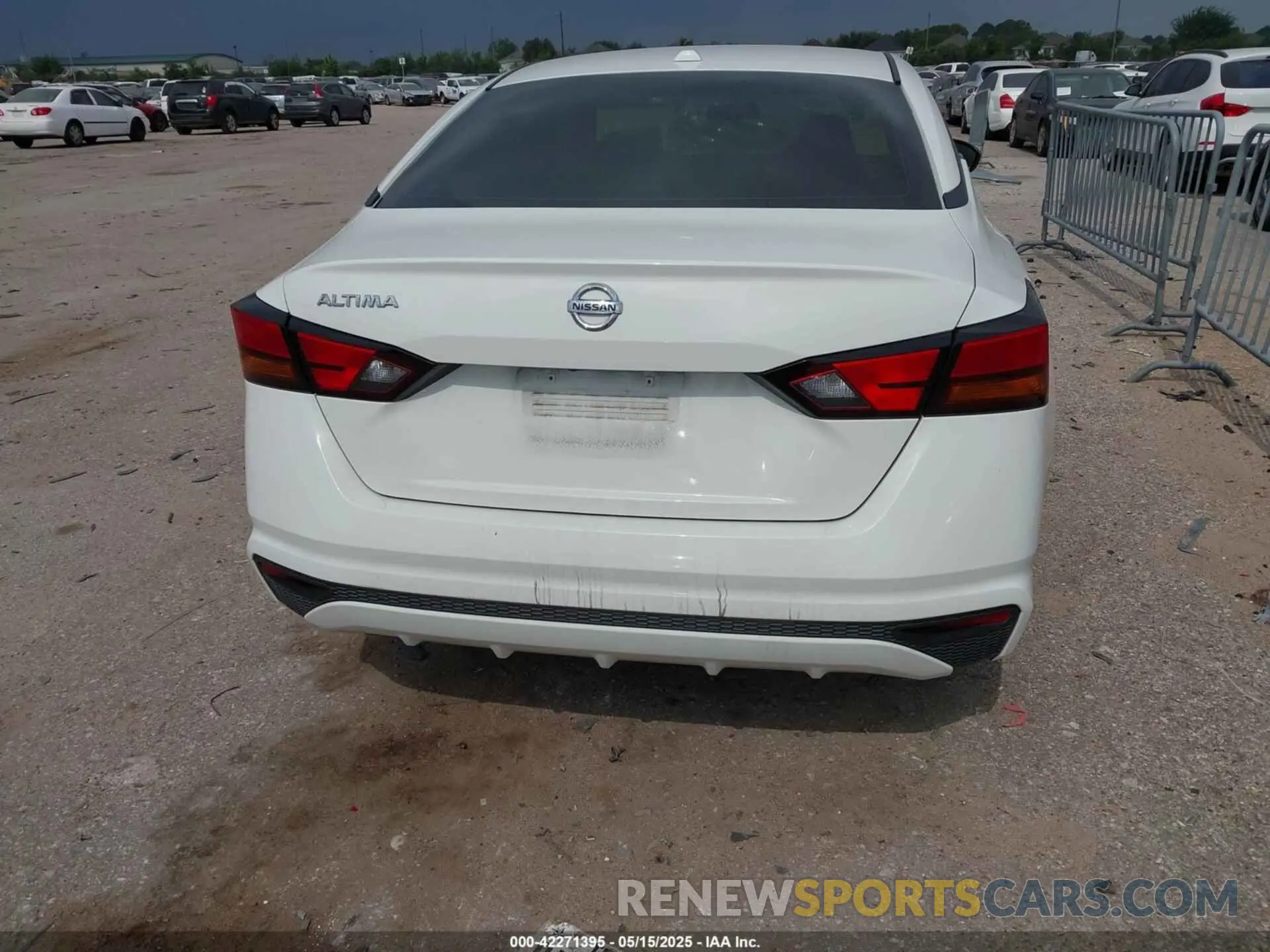 17 Фотография поврежденного автомобиля 1N4BL4BV8KN323398 NISSAN ALTIMA 2019
