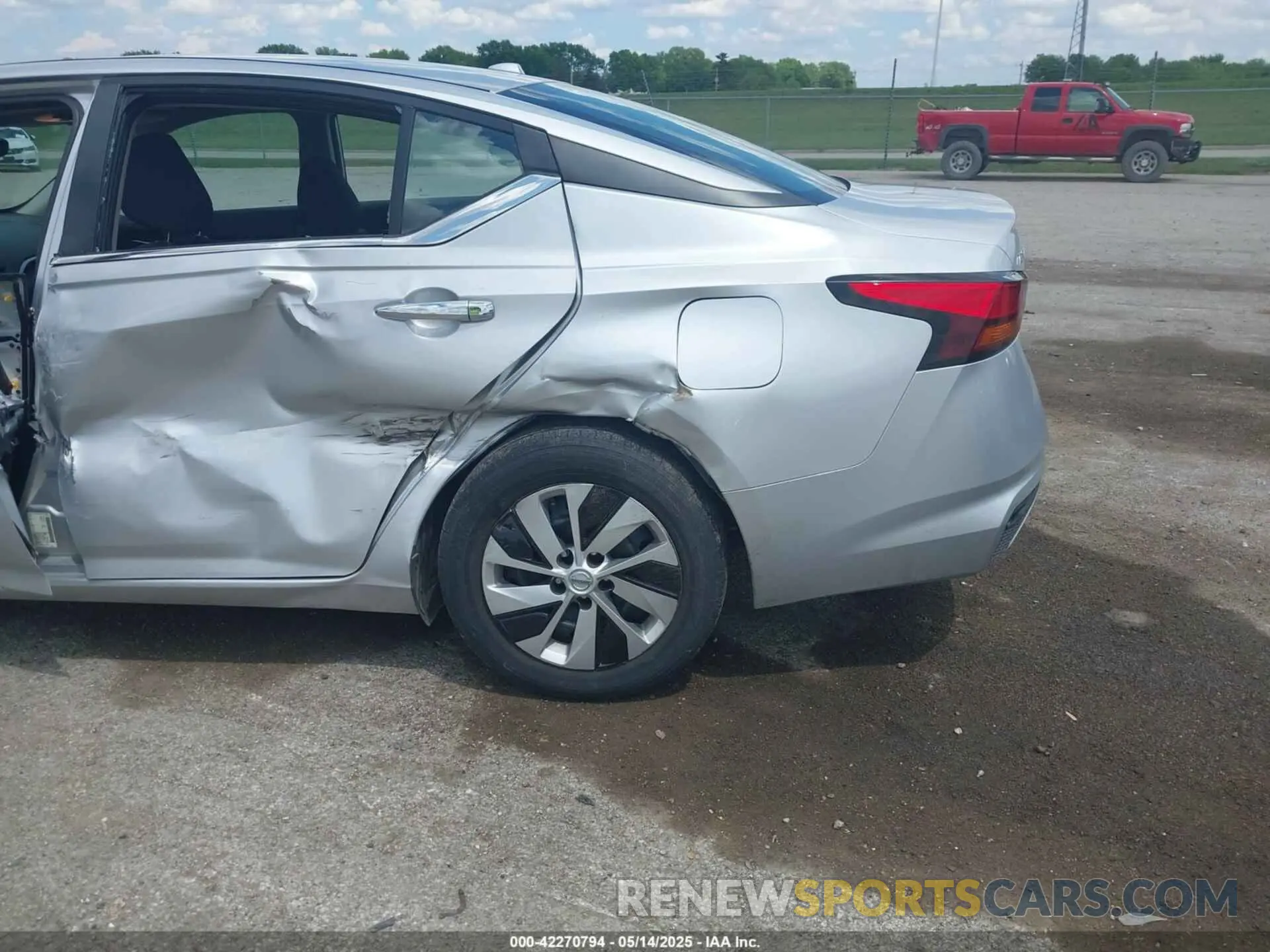 6 Фотография поврежденного автомобиля 1N4BL4BV9KC244995 NISSAN ALTIMA 2019