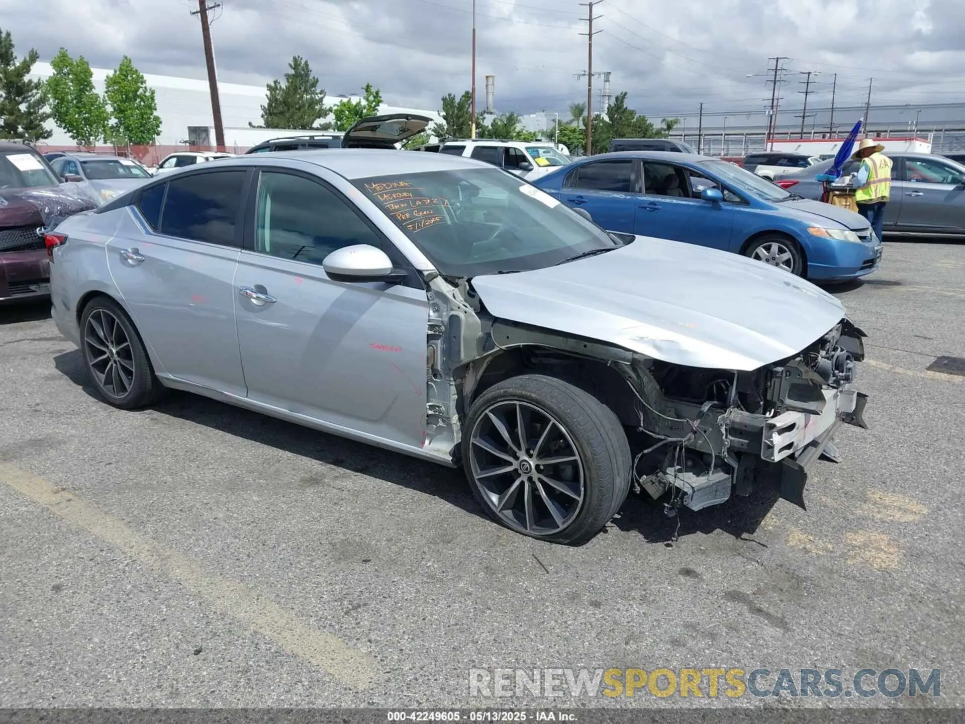 1 Photograph of a damaged car 1N4BL4BVXKN313732 NISSAN ALTIMA 2019