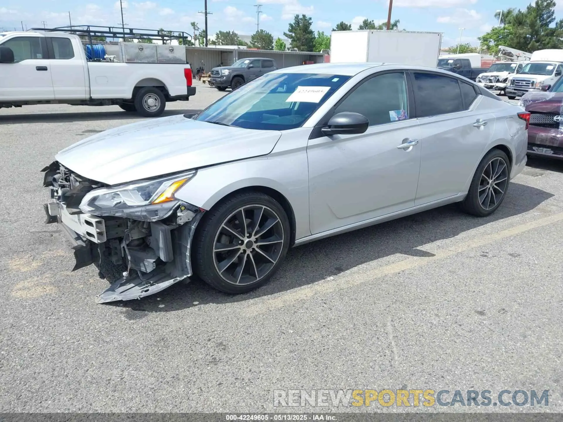 2 Photograph of a damaged car 1N4BL4BVXKN313732 NISSAN ALTIMA 2019