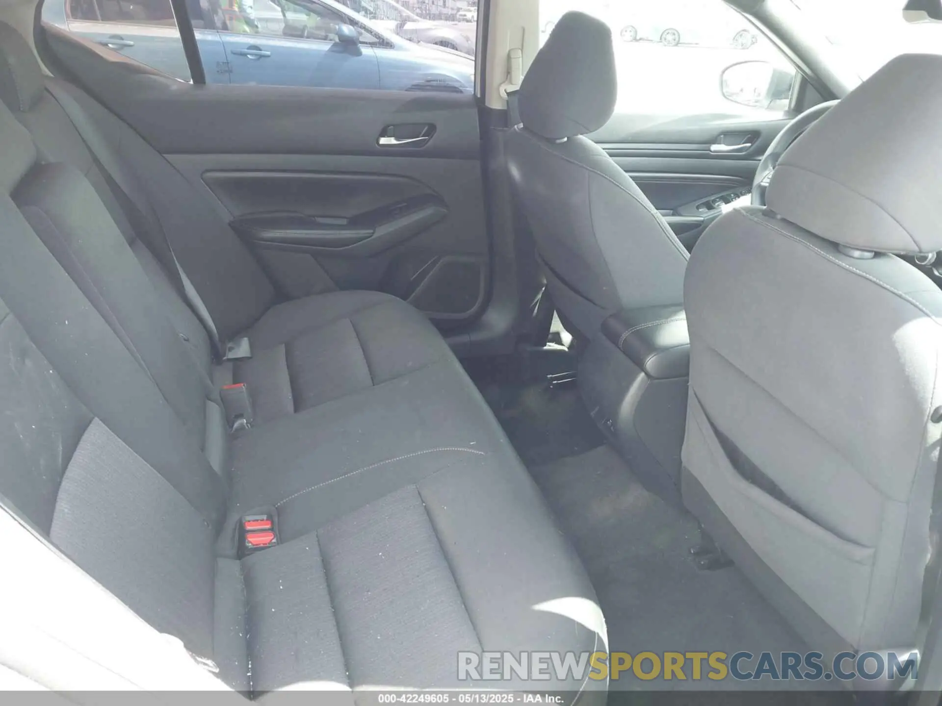 8 Photograph of a damaged car 1N4BL4BVXKN313732 NISSAN ALTIMA 2019
