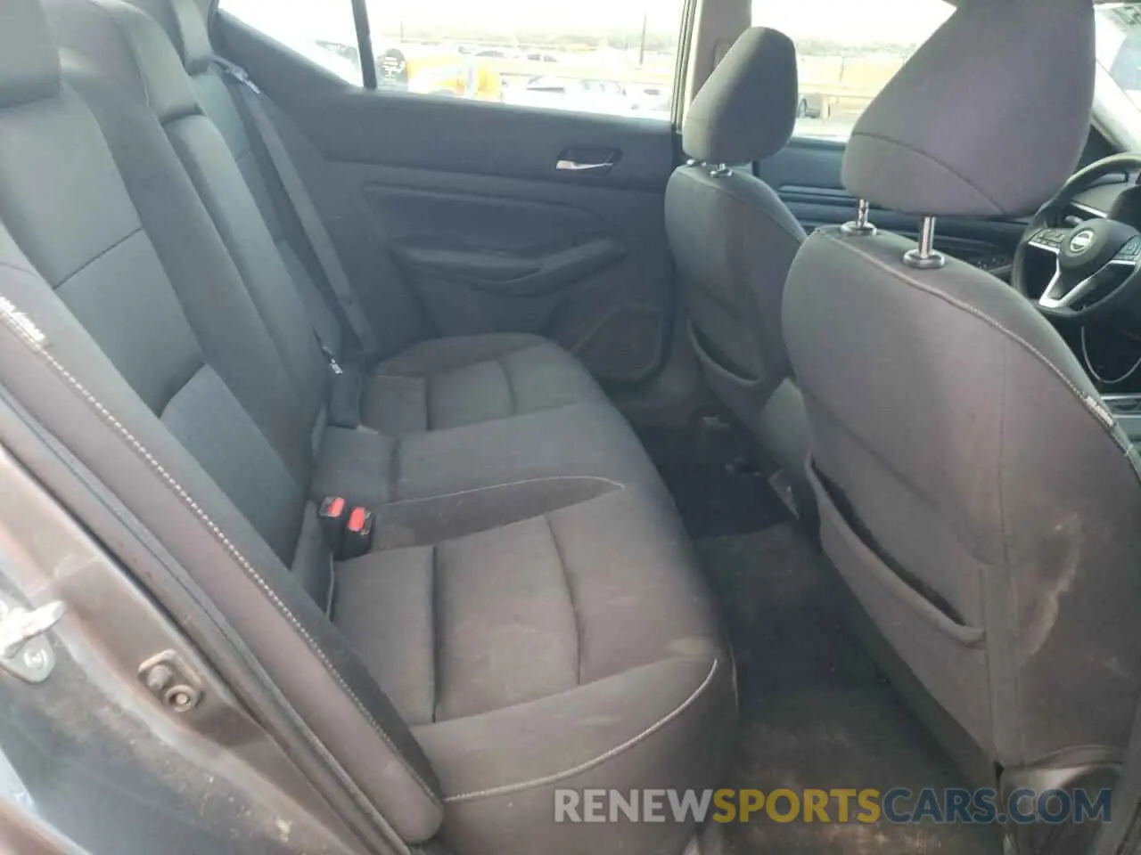 10 Photograph of a damaged car 1N4BL4BW1KC195719 NISSAN ALTIMA 2019