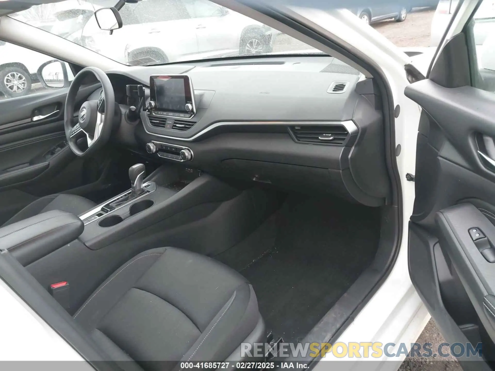 5 Photograph of a damaged car 1N4BL4BW2KC142303 NISSAN ALTIMA 2019