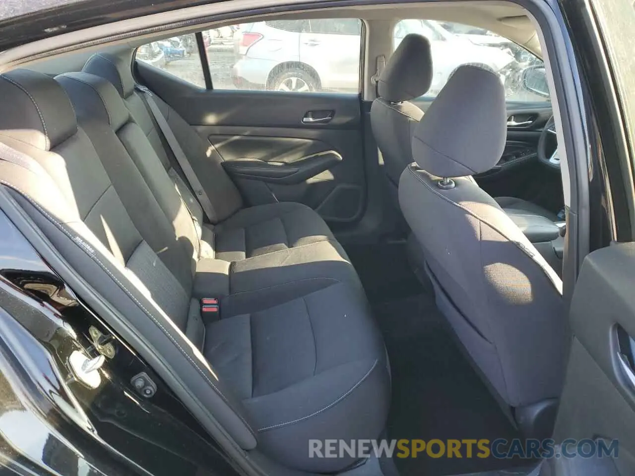 10 Photograph of a damaged car 1N4BL4BW2KC193994 NISSAN ALTIMA 2019