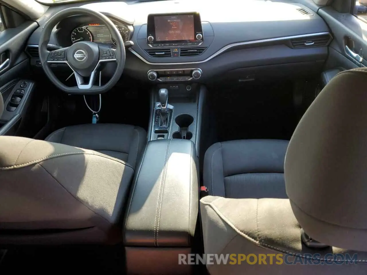 8 Photograph of a damaged car 1N4BL4BW2KC193994 NISSAN ALTIMA 2019