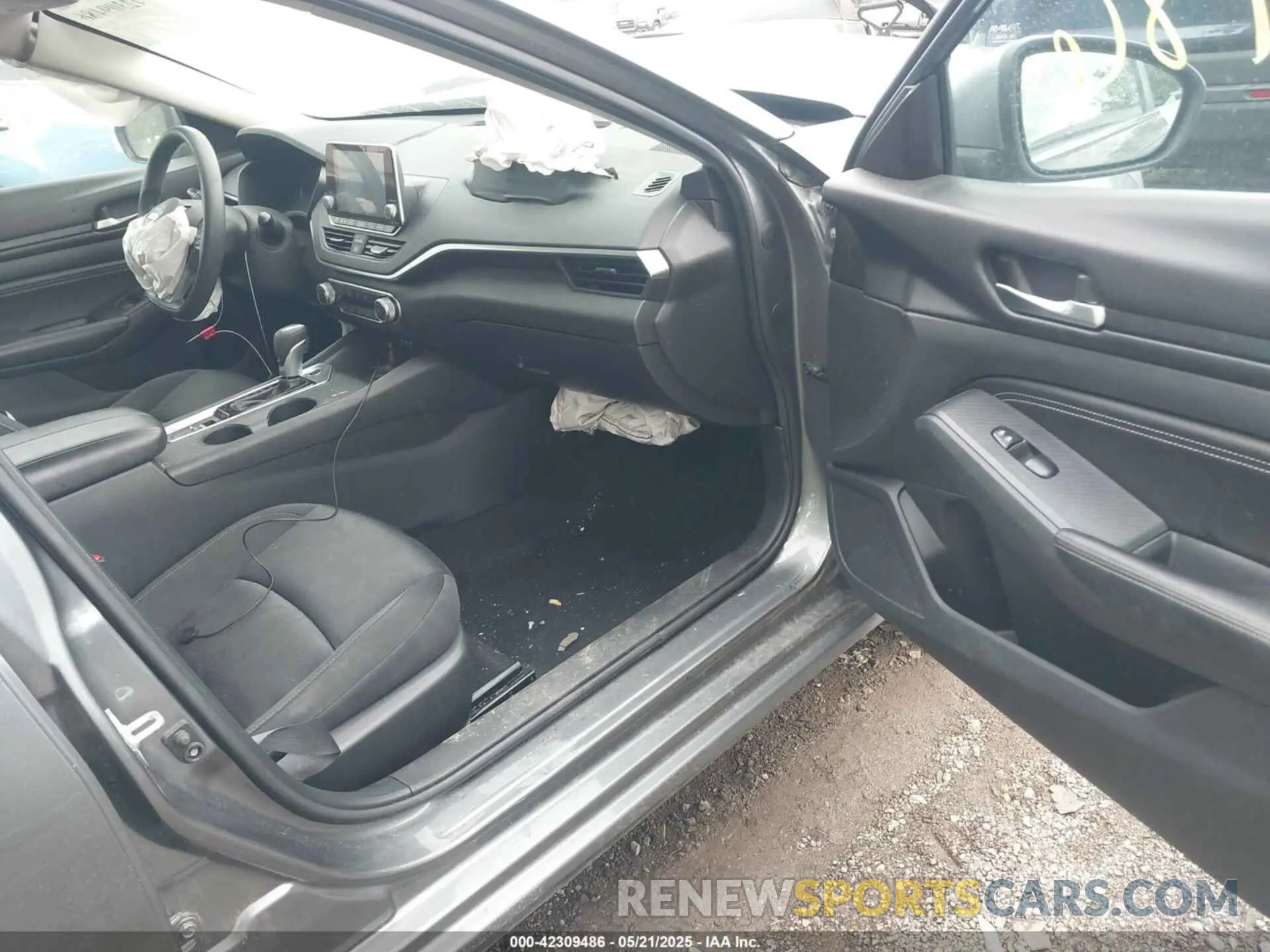 5 Photograph of a damaged car 1N4BL4BW3KC156937 NISSAN ALTIMA 2019