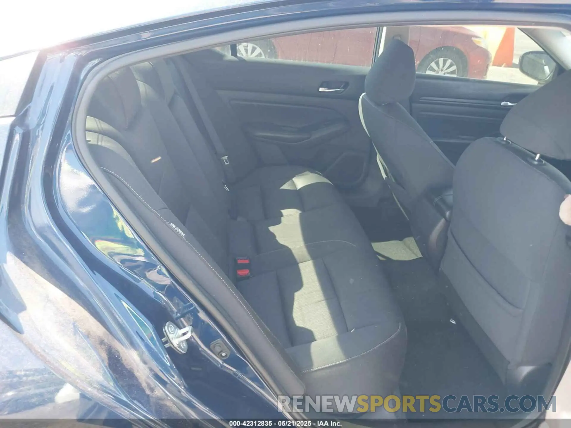 8 Фотография поврежденного автомобиля 1N4BL4BW4KC153576 NISSAN ALTIMA 2019