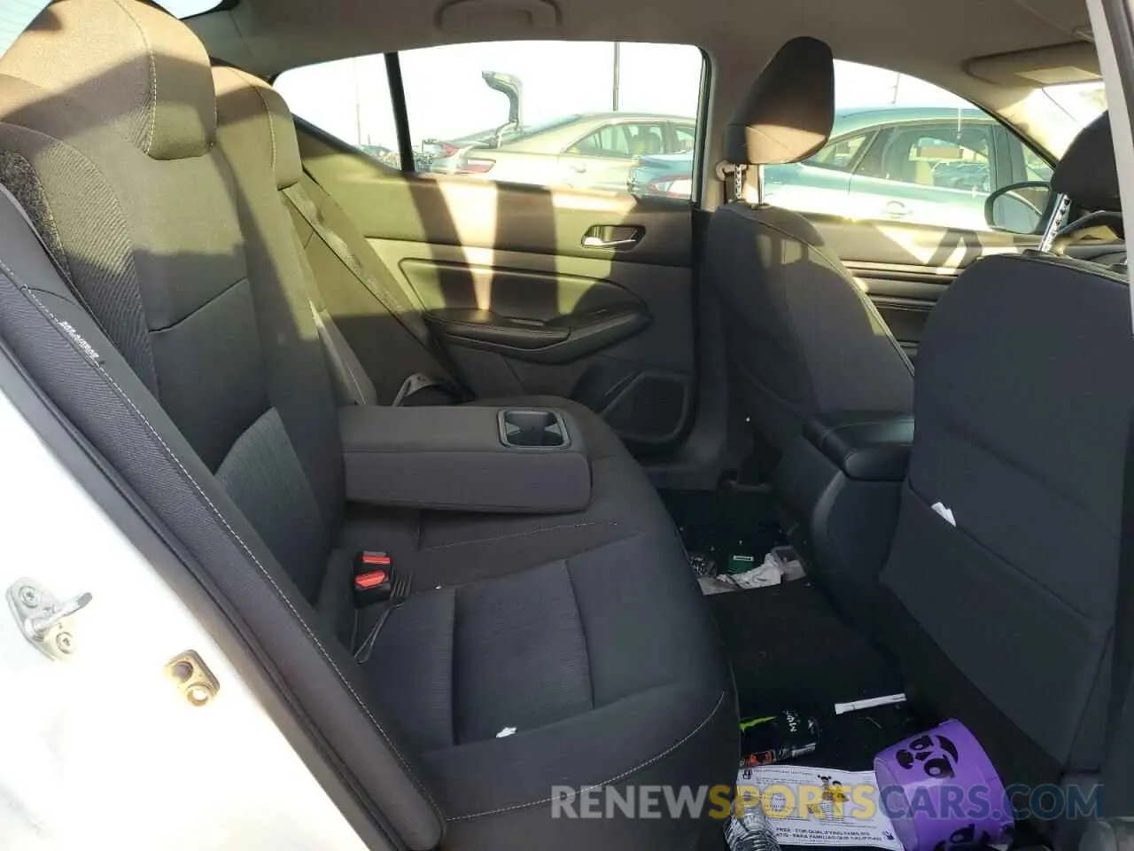 10 Photograph of a damaged car 1N4BL4BW4KN320653 NISSAN ALTIMA 2019