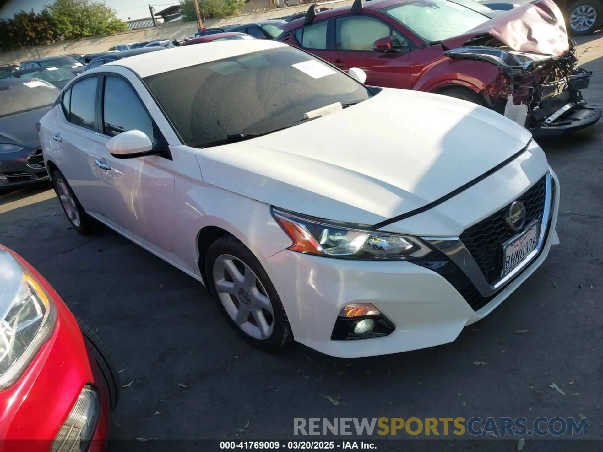 1 Photograph of a damaged car 1N4BL4BW7KC156505 NISSAN ALTIMA 2019