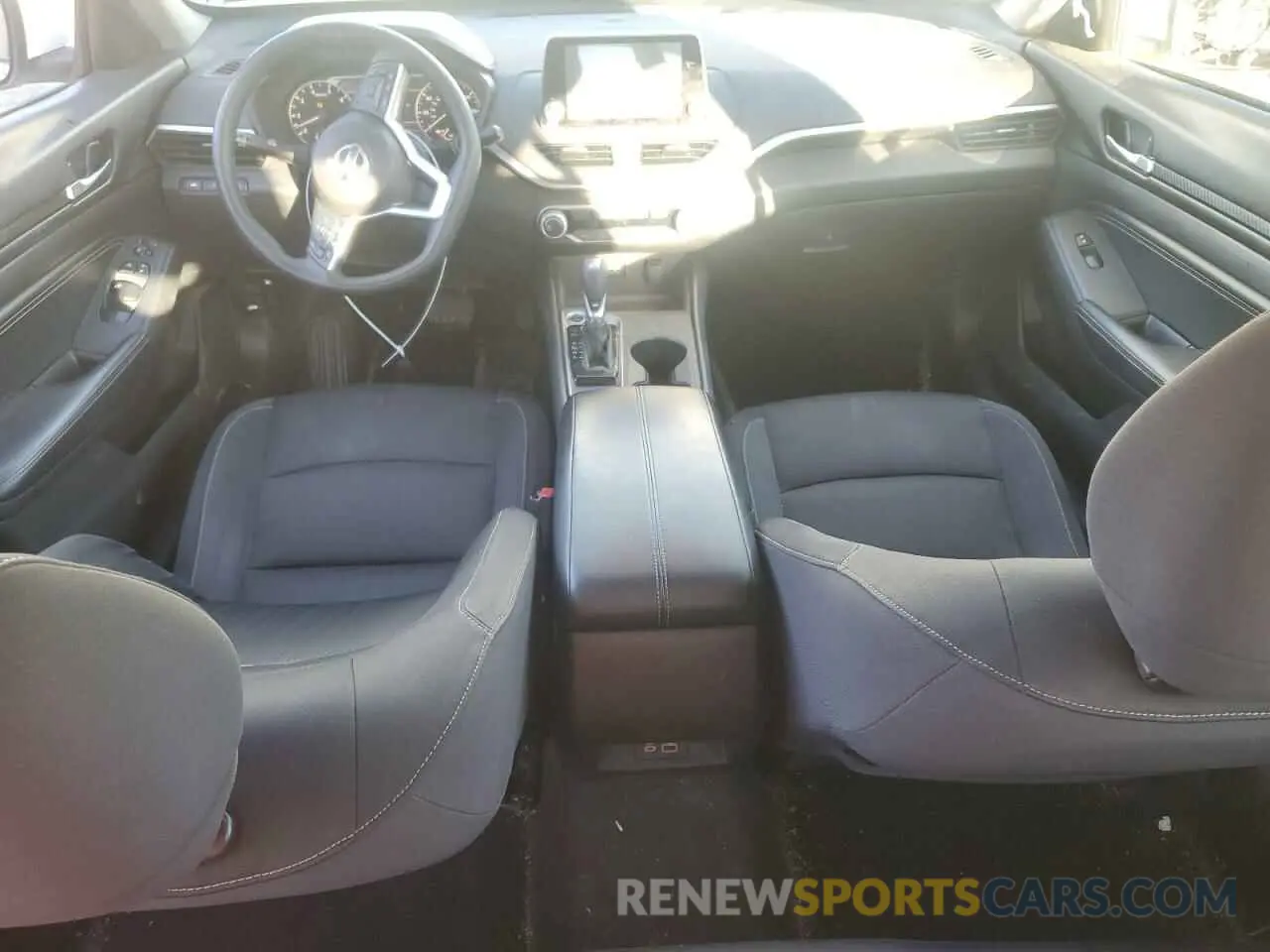 8 Фотография поврежденного автомобиля 1N4BL4BW7KC204813 NISSAN ALTIMA 2019