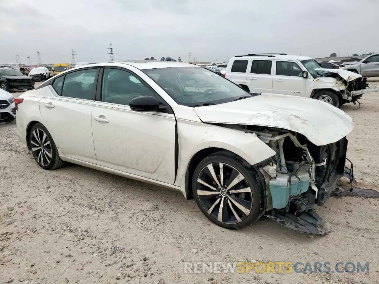 4 Photograph of a damaged car 1N4BL4CV0KC114683 NISSAN ALTIMA 2019