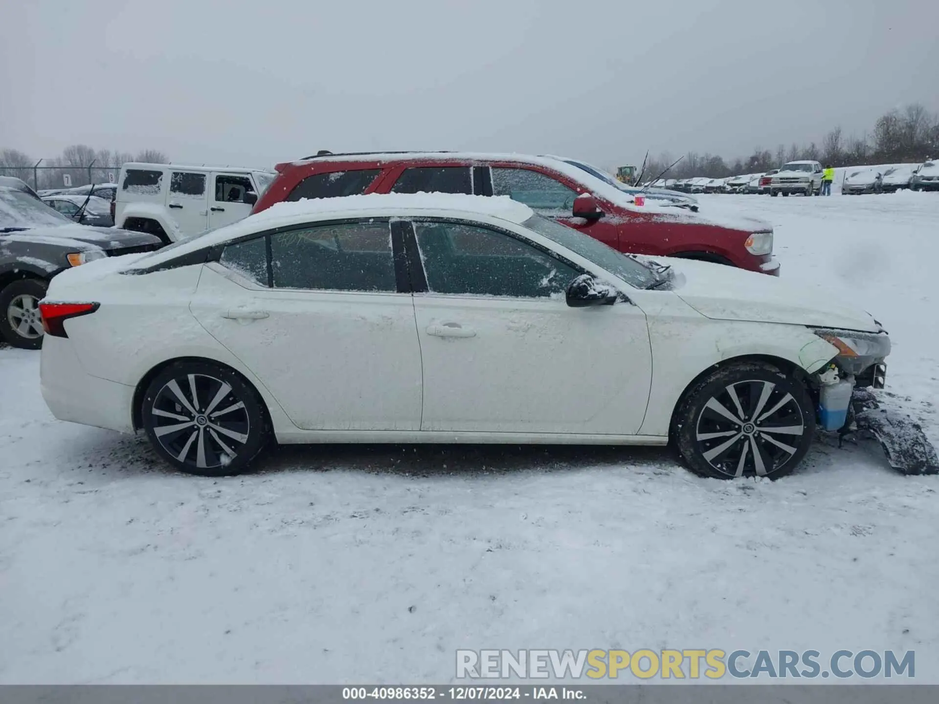14 Photograph of a damaged car 1N4BL4CV0KC153306 NISSAN ALTIMA 2019