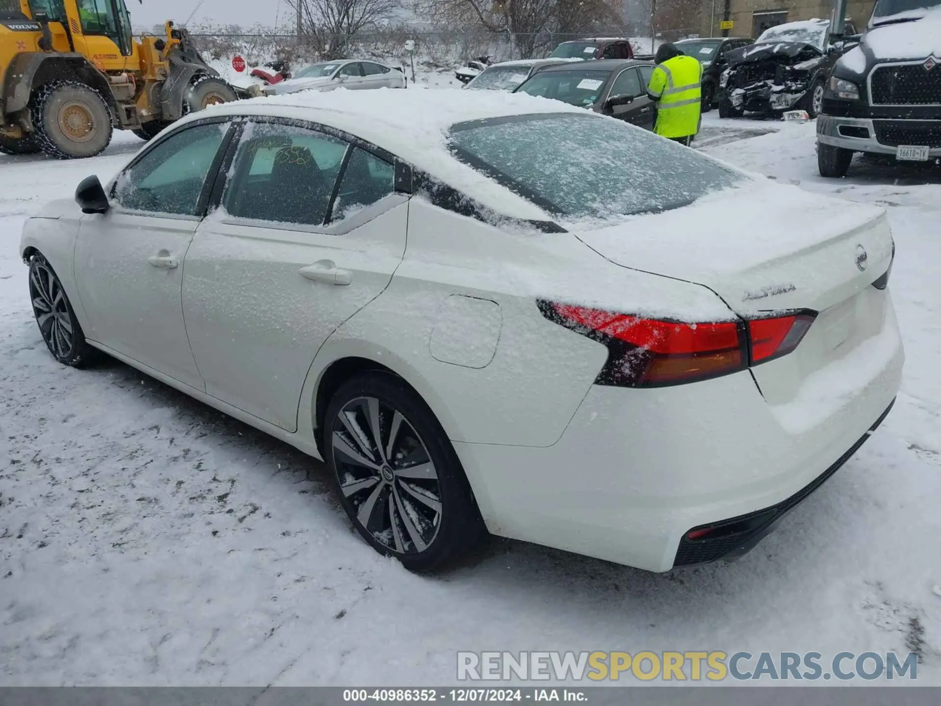 3 Photograph of a damaged car 1N4BL4CV0KC153306 NISSAN ALTIMA 2019