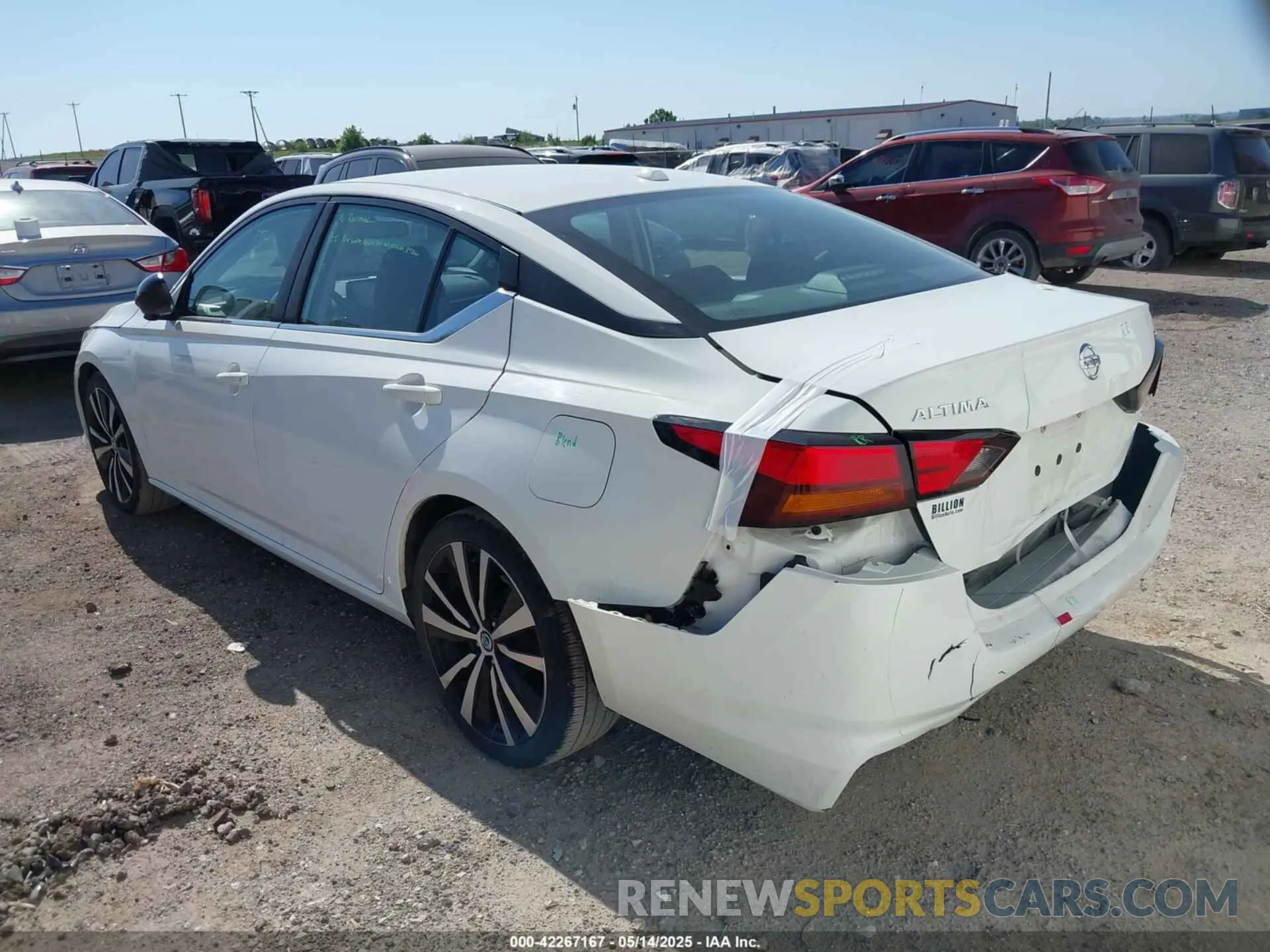 3 Photograph of a damaged car 1N4BL4CV0KC173345 NISSAN ALTIMA 2019
