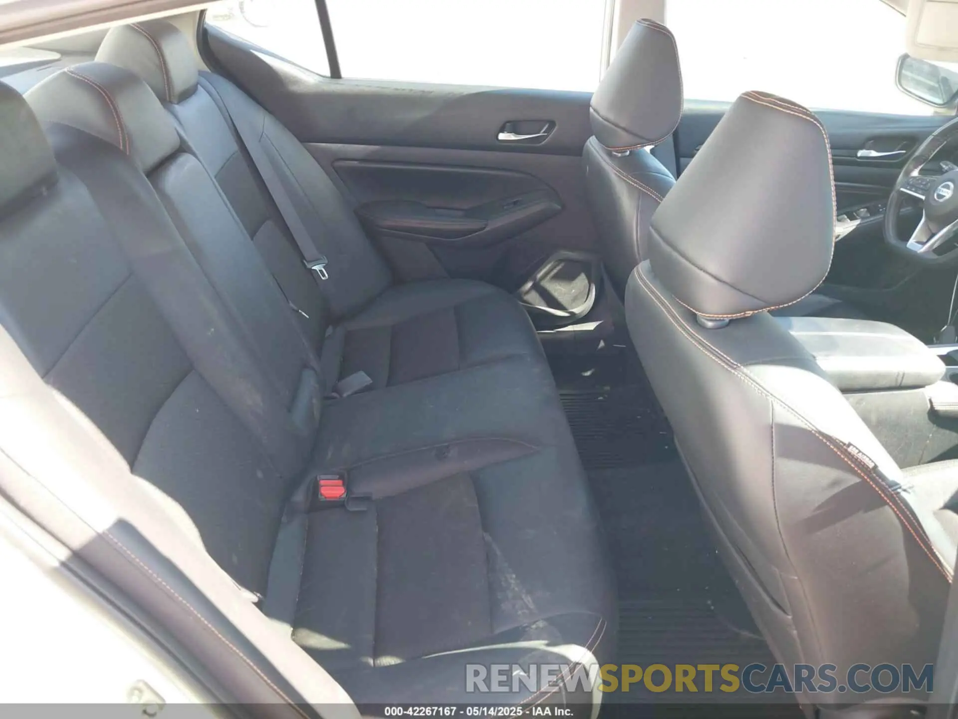 8 Photograph of a damaged car 1N4BL4CV0KC173345 NISSAN ALTIMA 2019