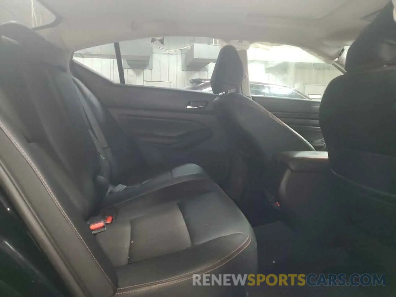 10 Photograph of a damaged car 1N4BL4CV0KC236556 NISSAN ALTIMA 2019