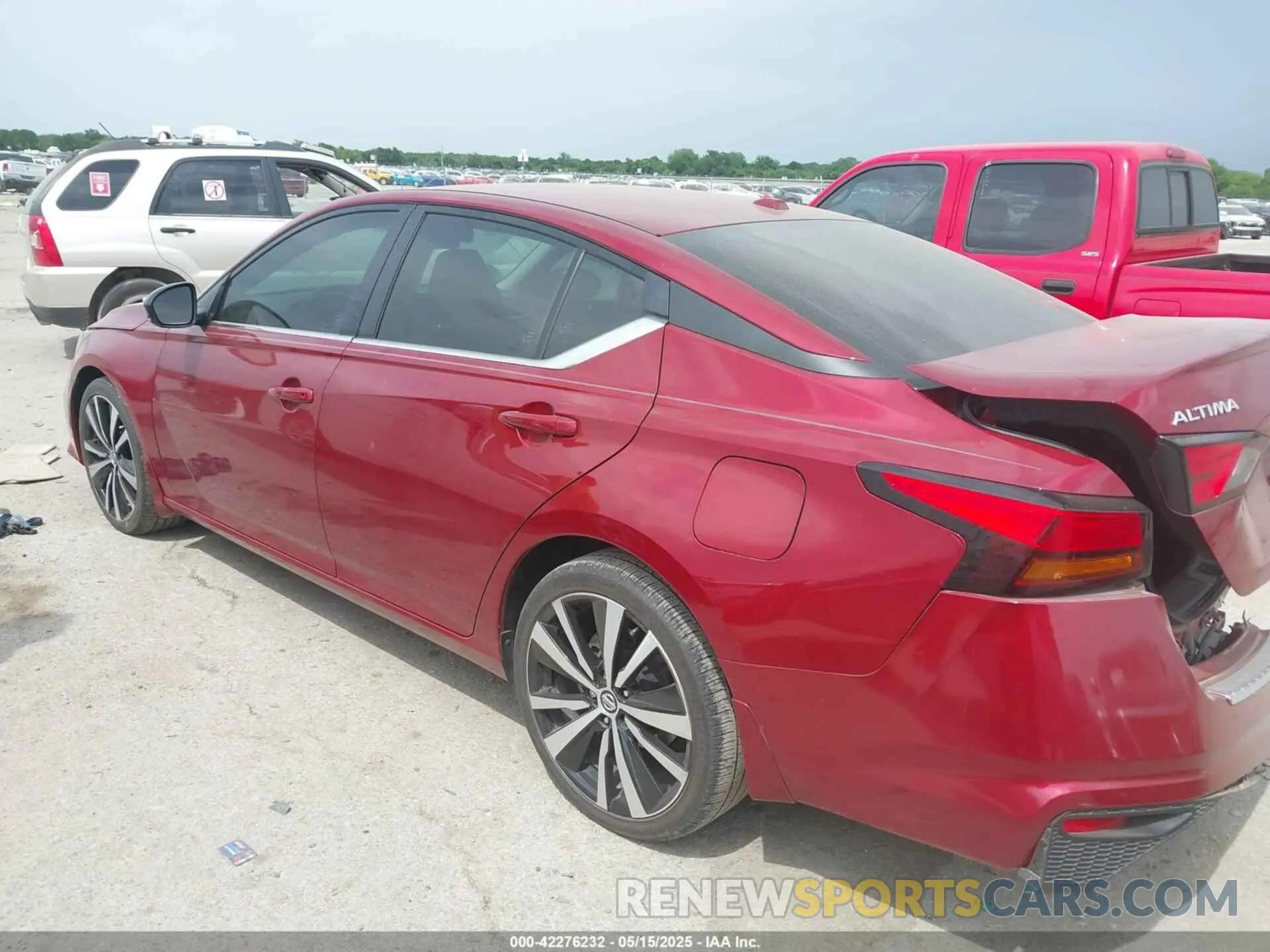 3 Photograph of a damaged car 1N4BL4CV0KN319425 NISSAN ALTIMA 2019