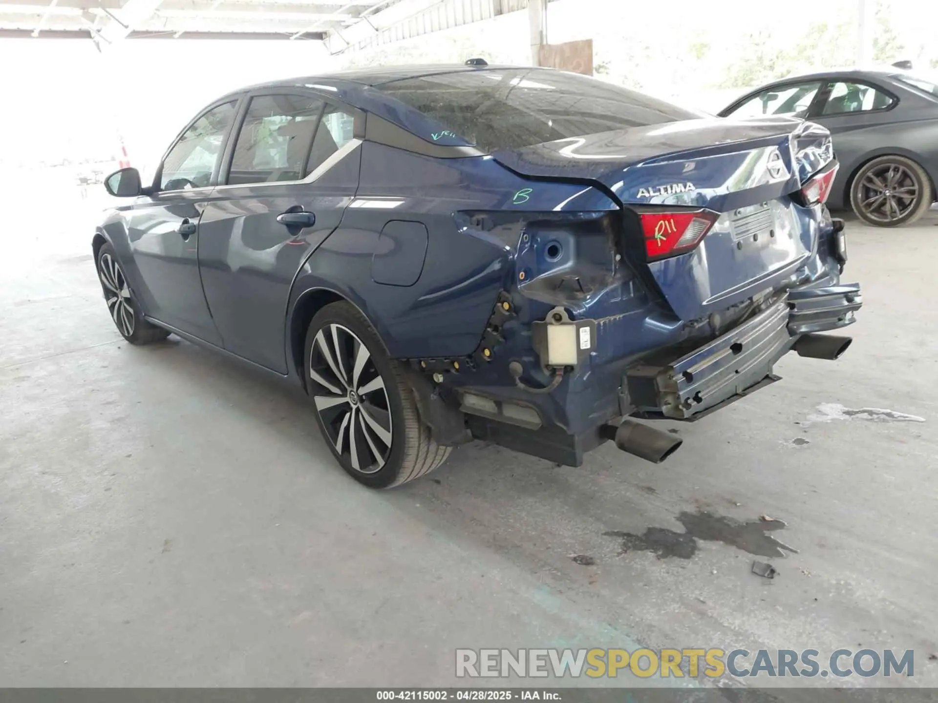 3 Photograph of a damaged car 1N4BL4CV1KC219071 NISSAN ALTIMA 2019