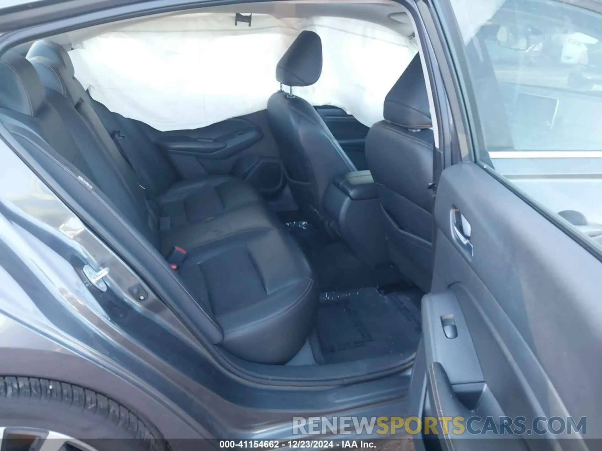 8 Photograph of a damaged car 1N4BL4CV1KN311768 NISSAN ALTIMA 2019