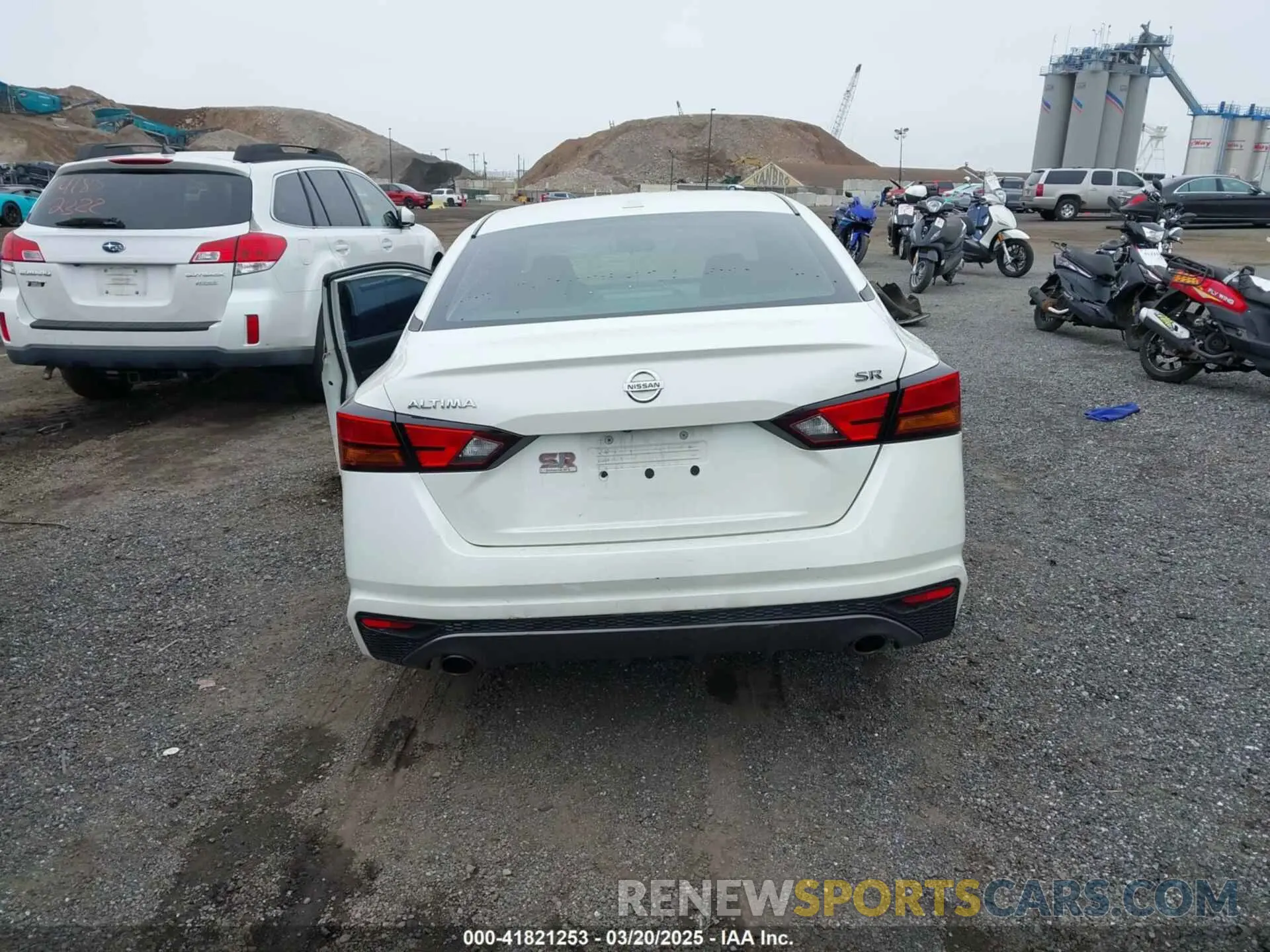 15 Photograph of a damaged car 1N4BL4CV2KC116533 NISSAN ALTIMA 2019