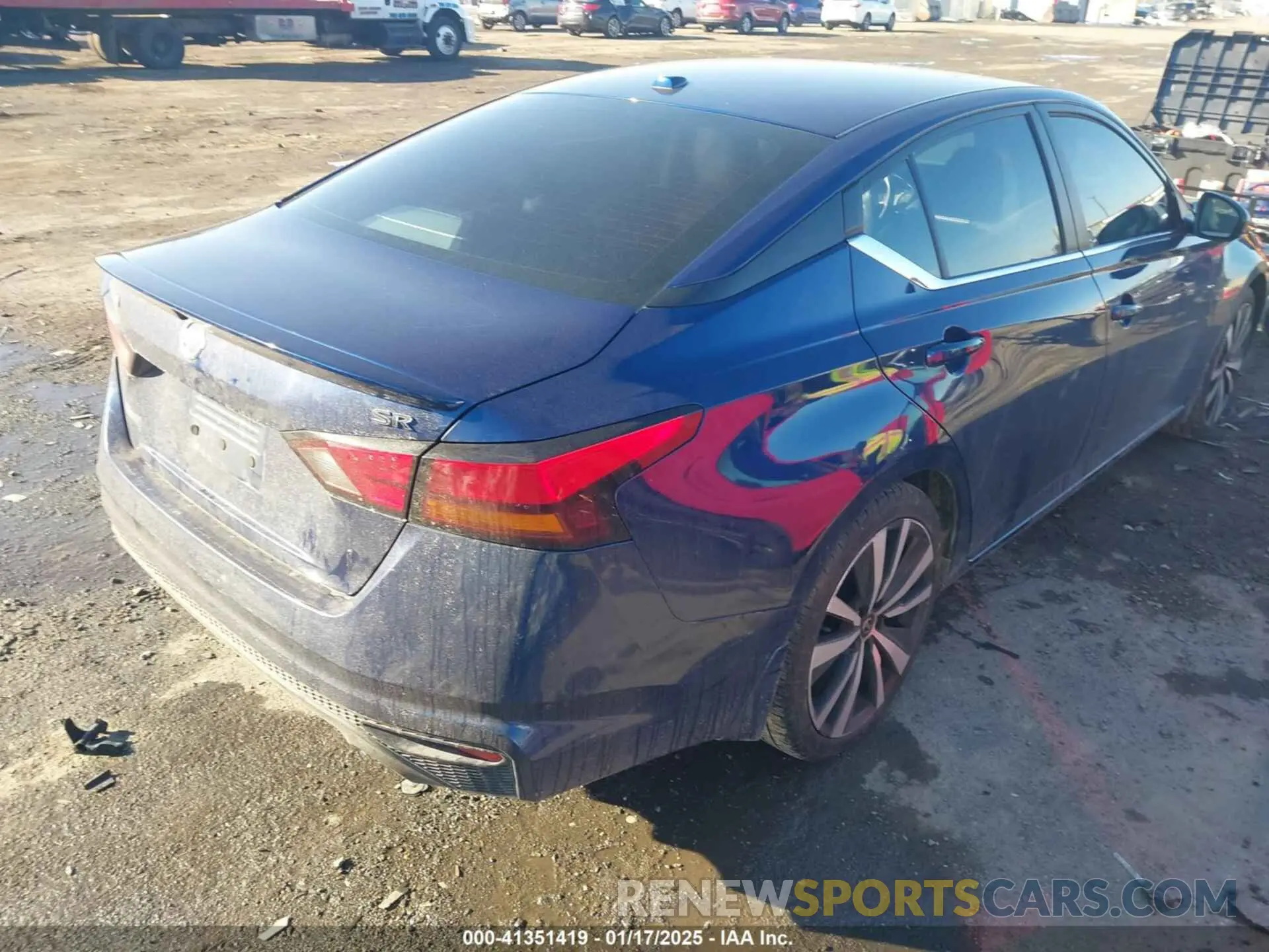 4 Photograph of a damaged car 1N4BL4CV2KC129542 NISSAN ALTIMA 2019