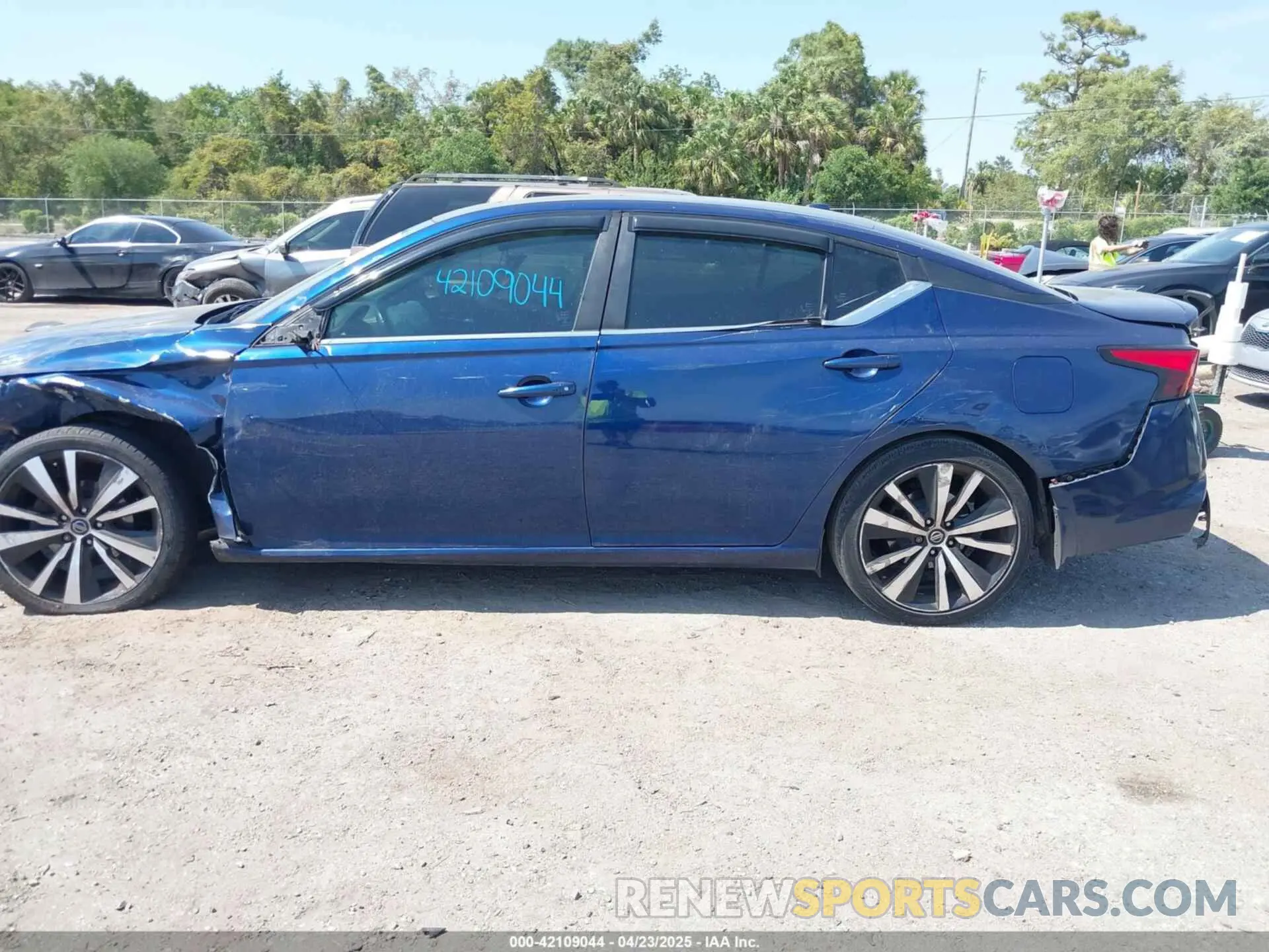 15 Photograph of a damaged car 1N4BL4CV2KC137950 NISSAN ALTIMA 2019