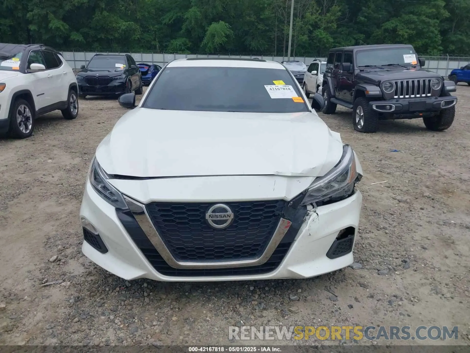12 Photograph of a damaged car 1N4BL4CV2KC153016 NISSAN ALTIMA 2019