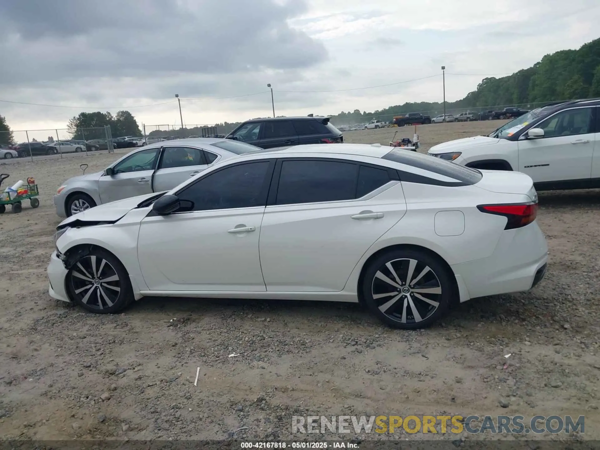 14 Photograph of a damaged car 1N4BL4CV2KC153016 NISSAN ALTIMA 2019