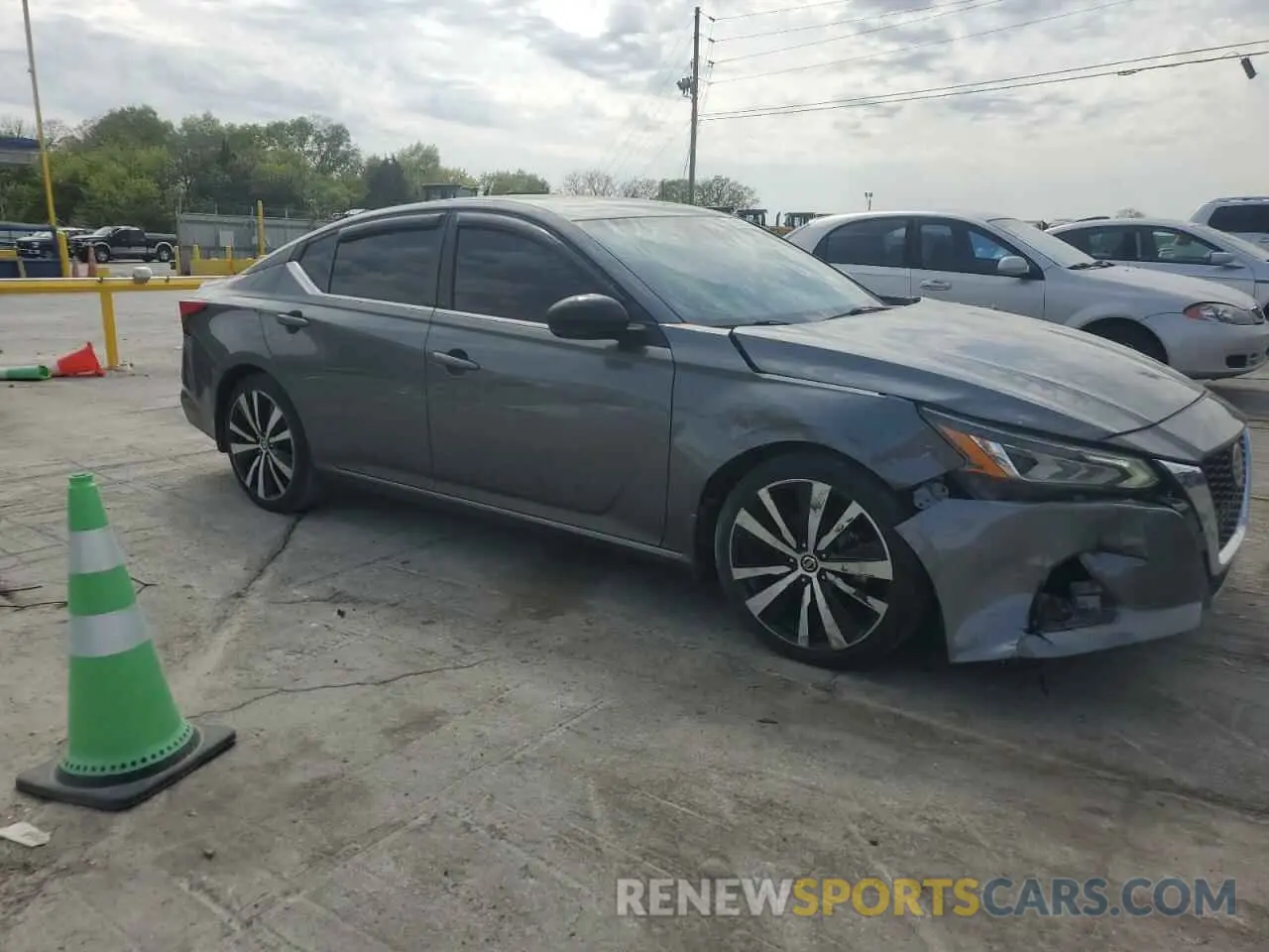 4 Photograph of a damaged car 1N4BL4CV2KC165098 NISSAN ALTIMA 2019