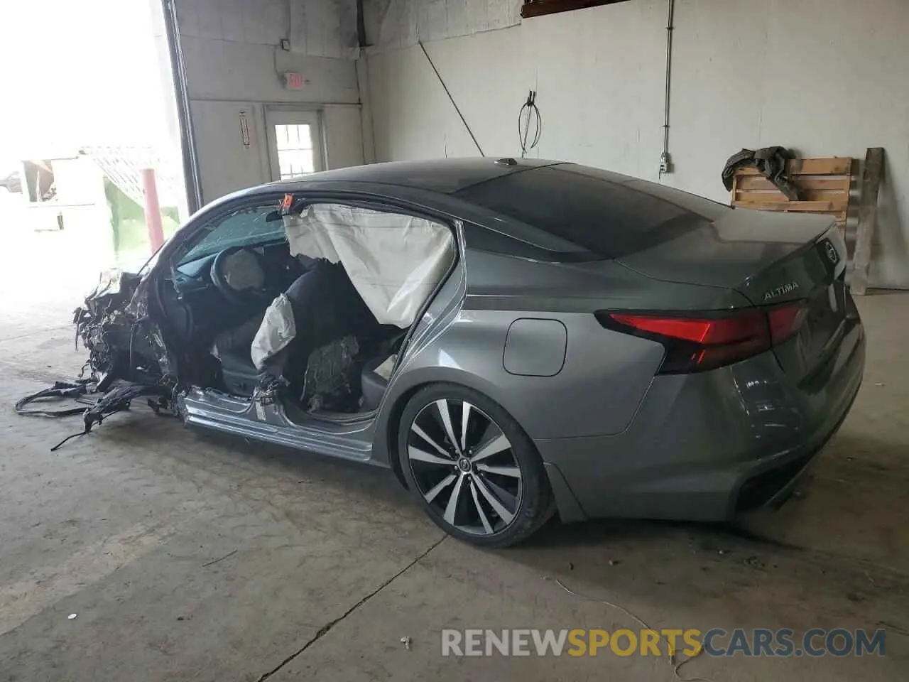 2 Photograph of a damaged car 1N4BL4CV2KC197288 NISSAN ALTIMA 2019
