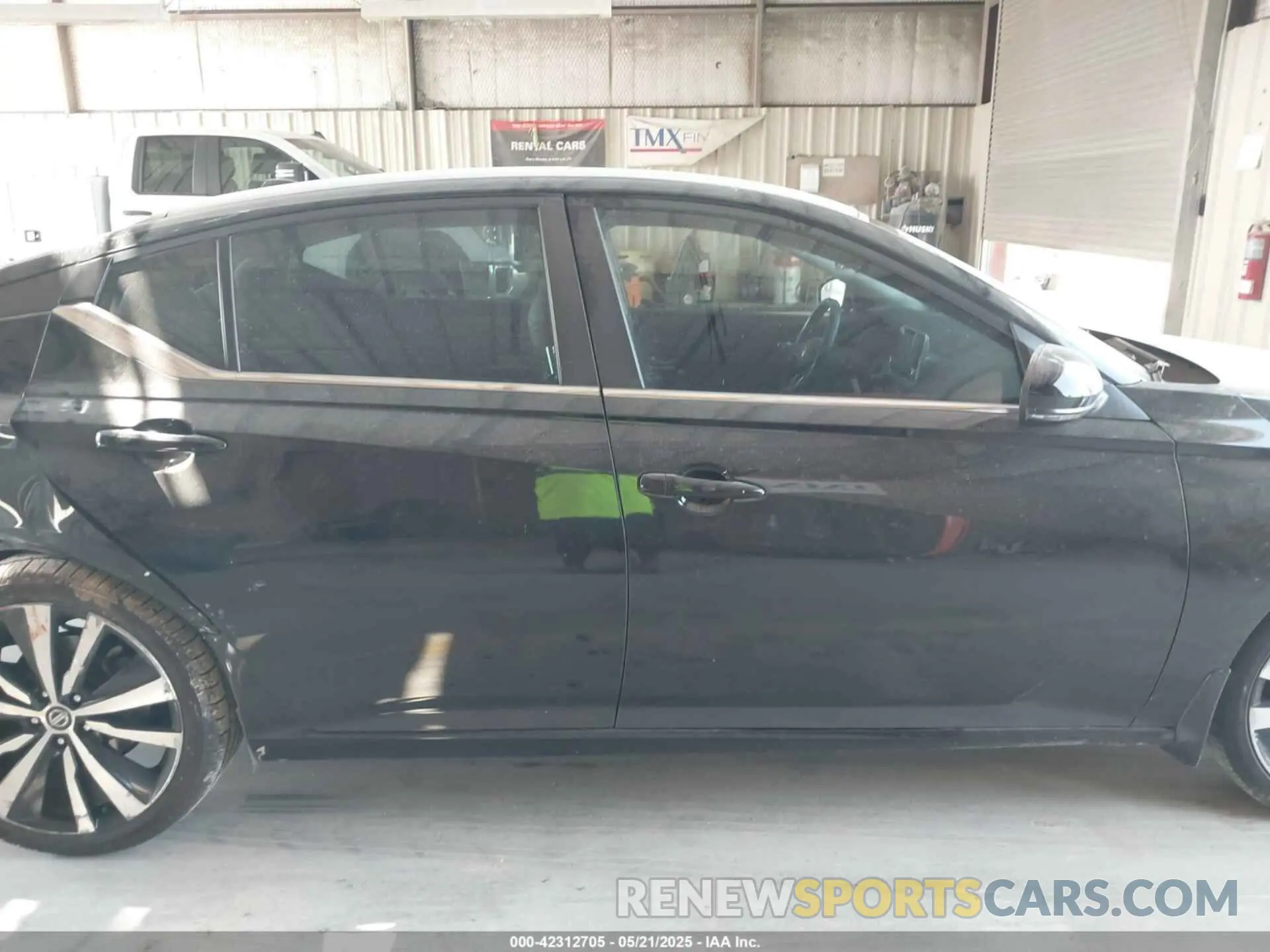 13 Photograph of a damaged car 1N4BL4CV2KN320527 NISSAN ALTIMA 2019