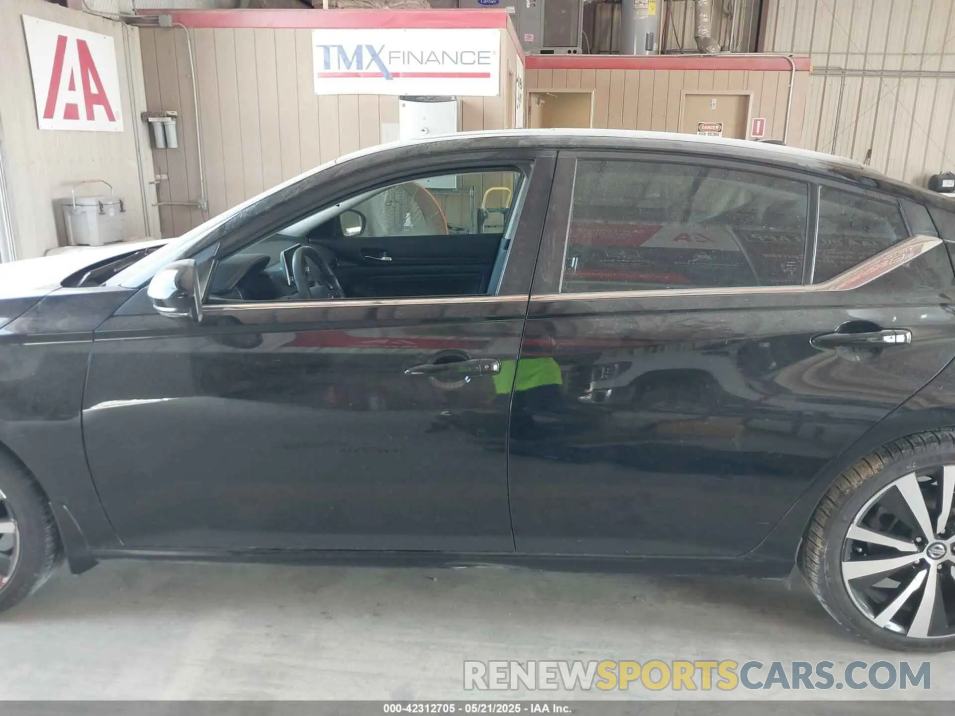 14 Photograph of a damaged car 1N4BL4CV2KN320527 NISSAN ALTIMA 2019