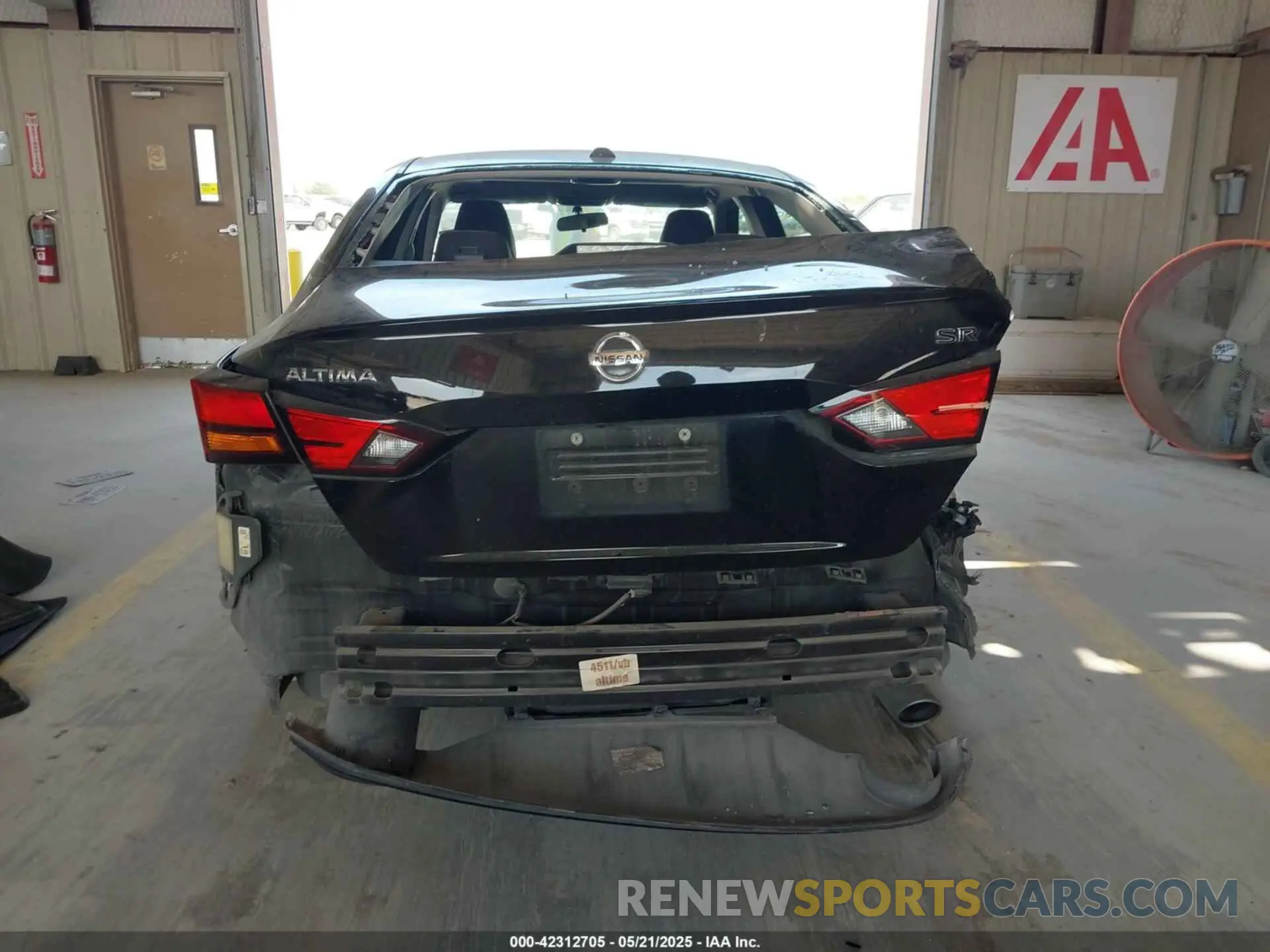 16 Photograph of a damaged car 1N4BL4CV2KN320527 NISSAN ALTIMA 2019