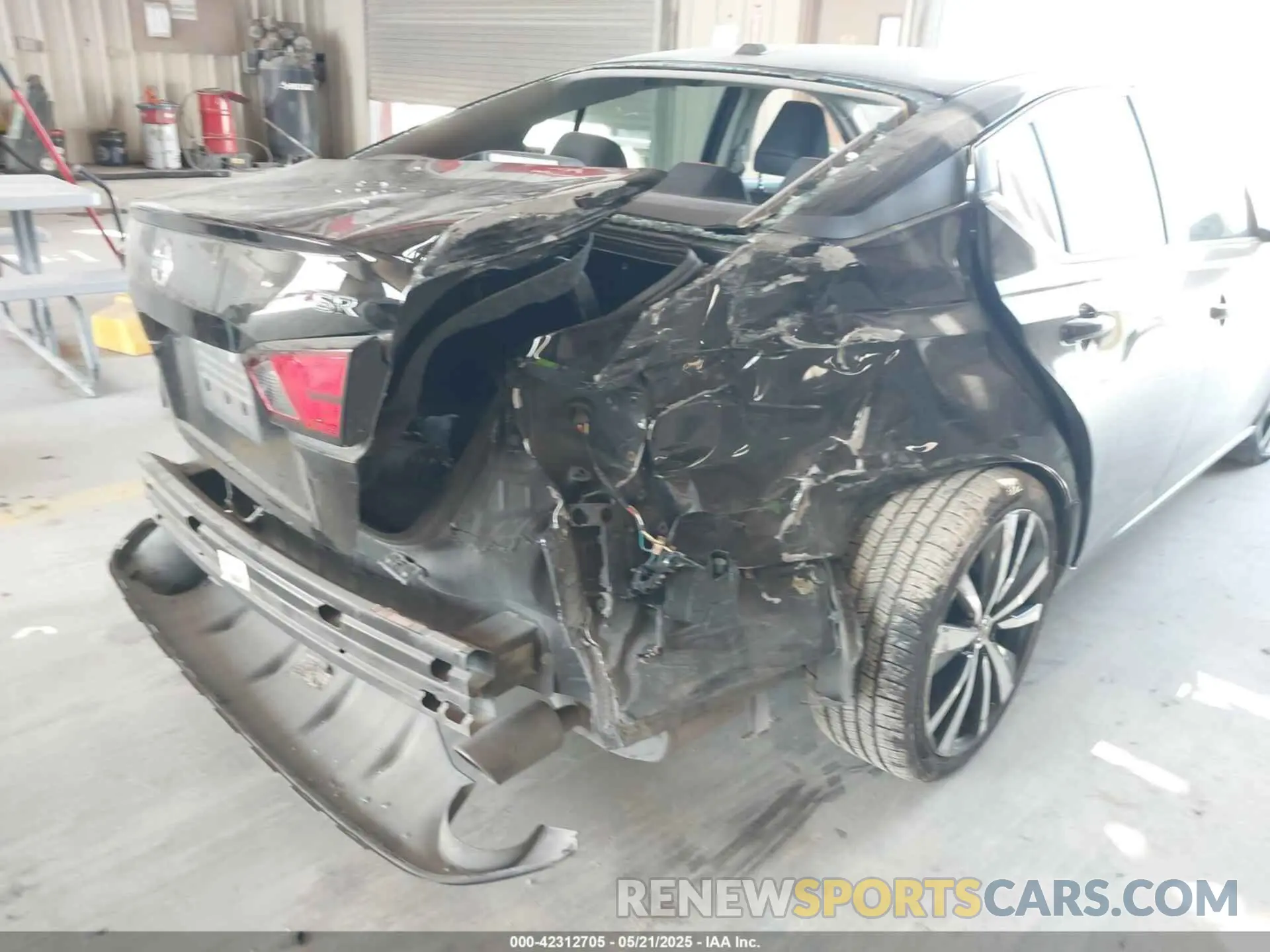 6 Photograph of a damaged car 1N4BL4CV2KN320527 NISSAN ALTIMA 2019