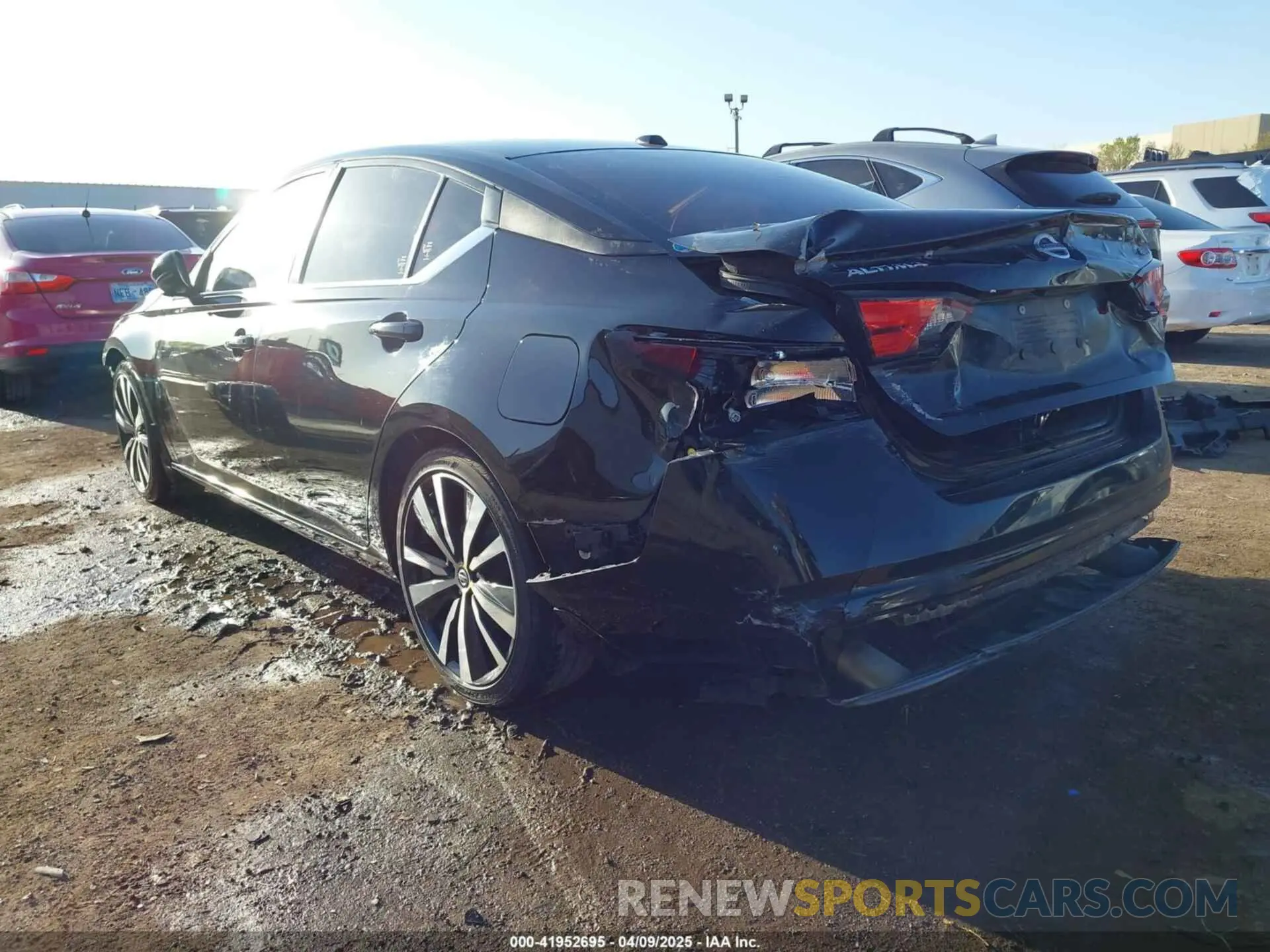 3 Фотография поврежденного автомобиля 1N4BL4CV3KC130764 NISSAN ALTIMA 2019