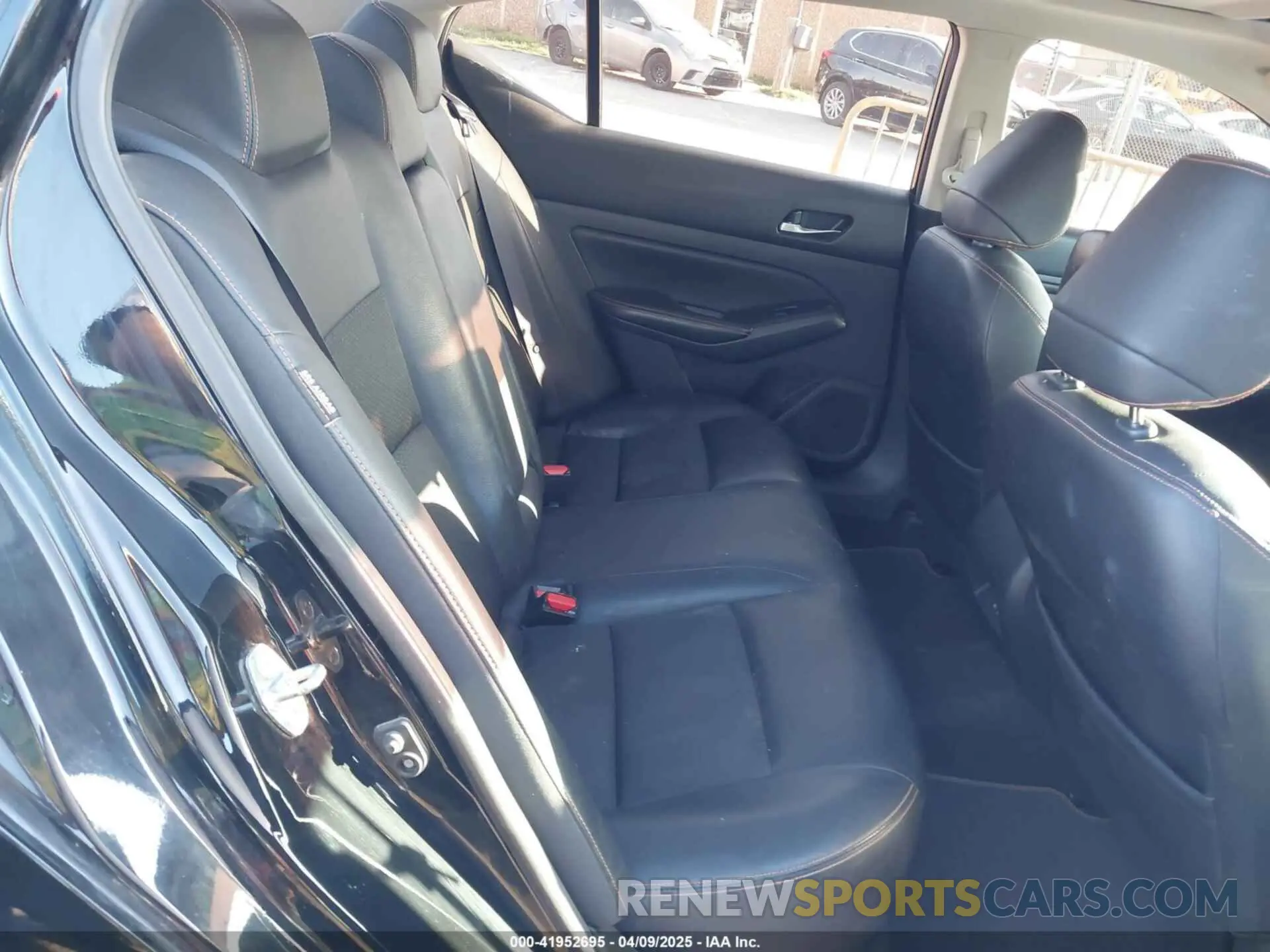8 Фотография поврежденного автомобиля 1N4BL4CV3KC130764 NISSAN ALTIMA 2019