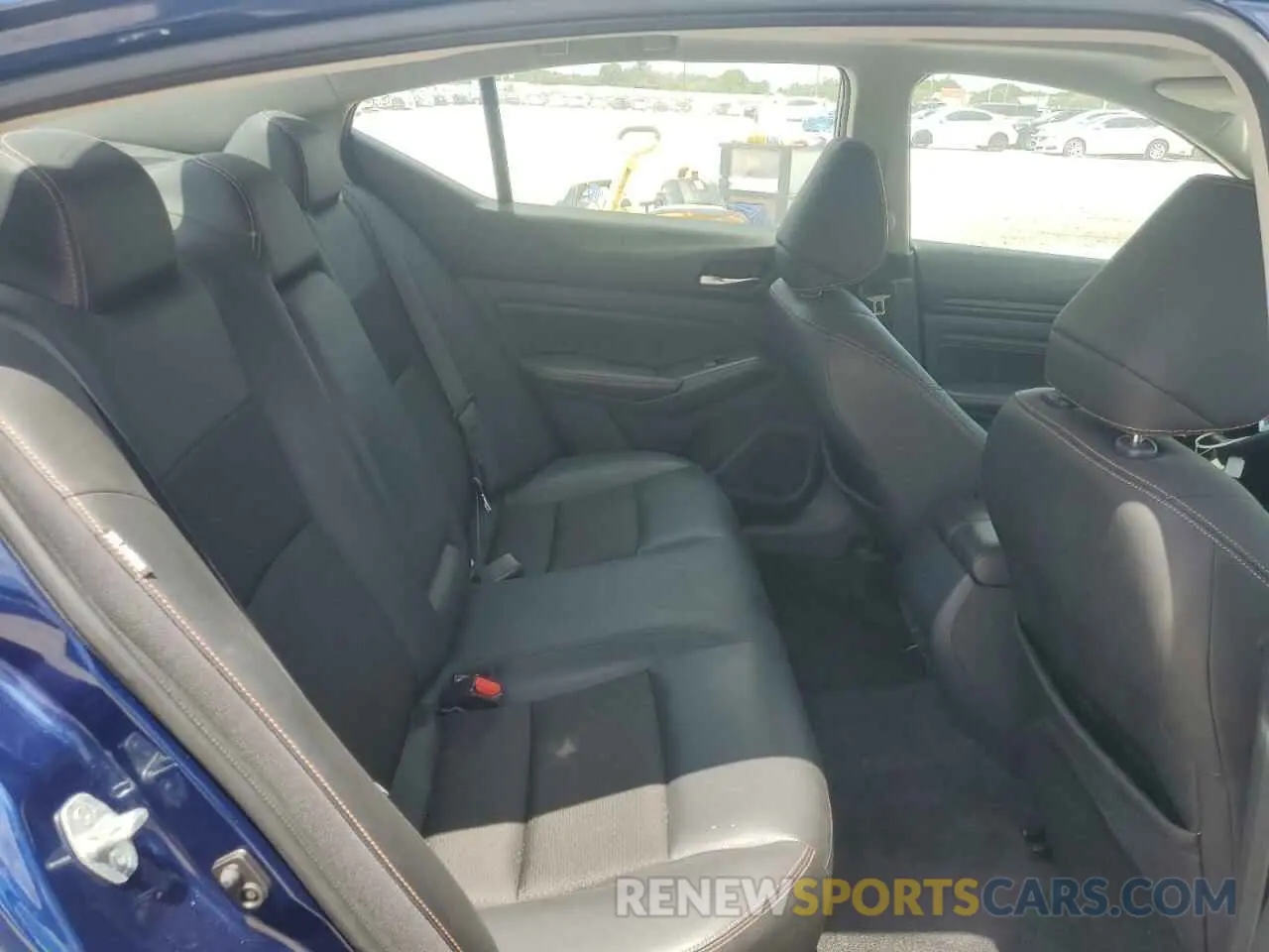 10 Photograph of a damaged car 1N4BL4CV3KC165627 NISSAN ALTIMA 2019