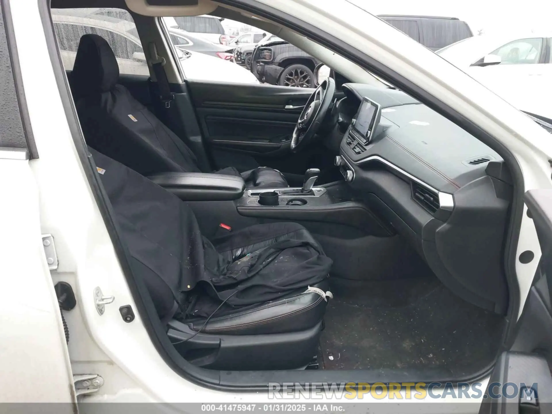 5 Photograph of a damaged car 1N4BL4CV3KC172819 NISSAN ALTIMA 2019