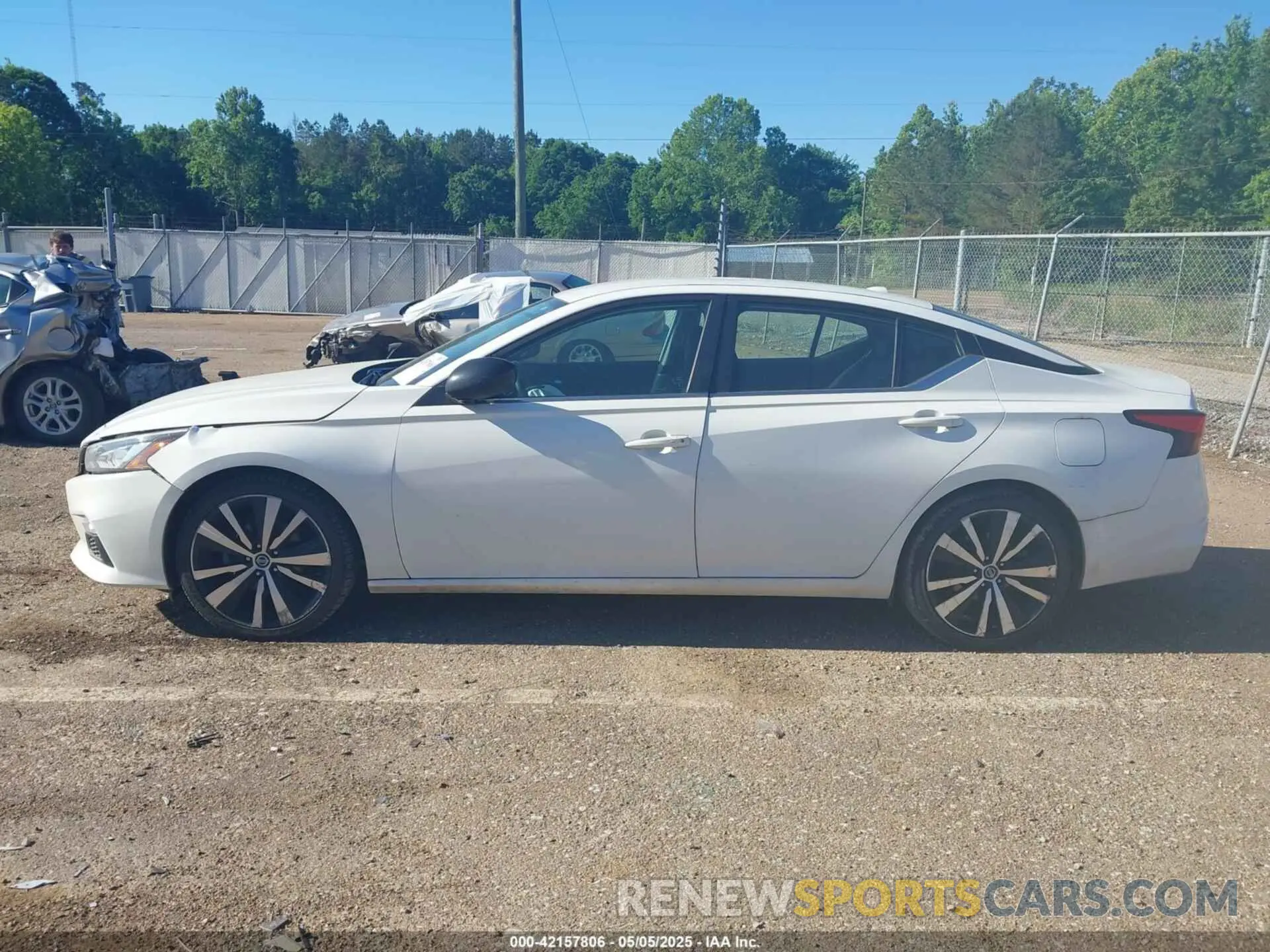 14 Photograph of a damaged car 1N4BL4CV3KN309911 NISSAN ALTIMA 2019