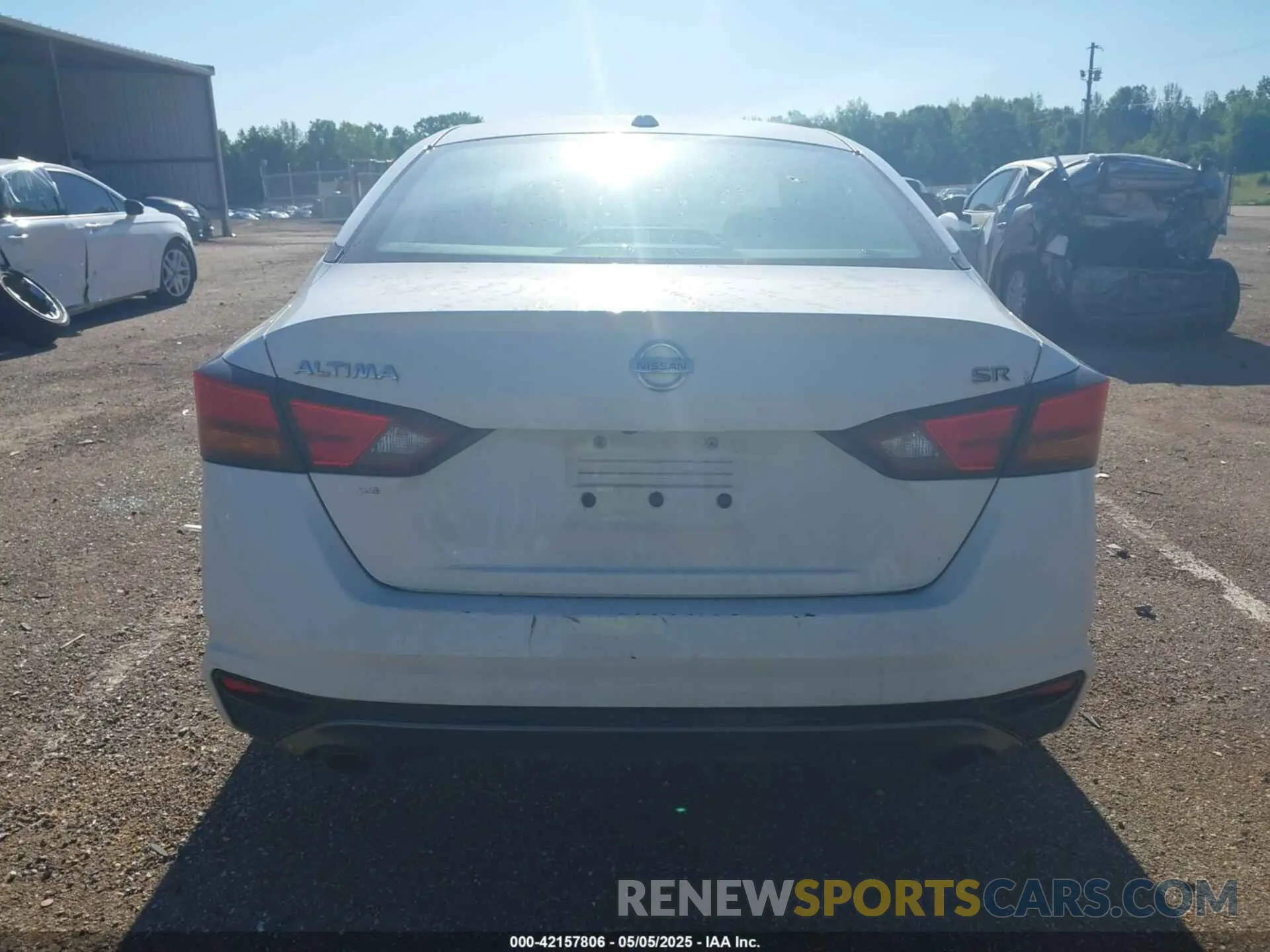 16 Photograph of a damaged car 1N4BL4CV3KN309911 NISSAN ALTIMA 2019