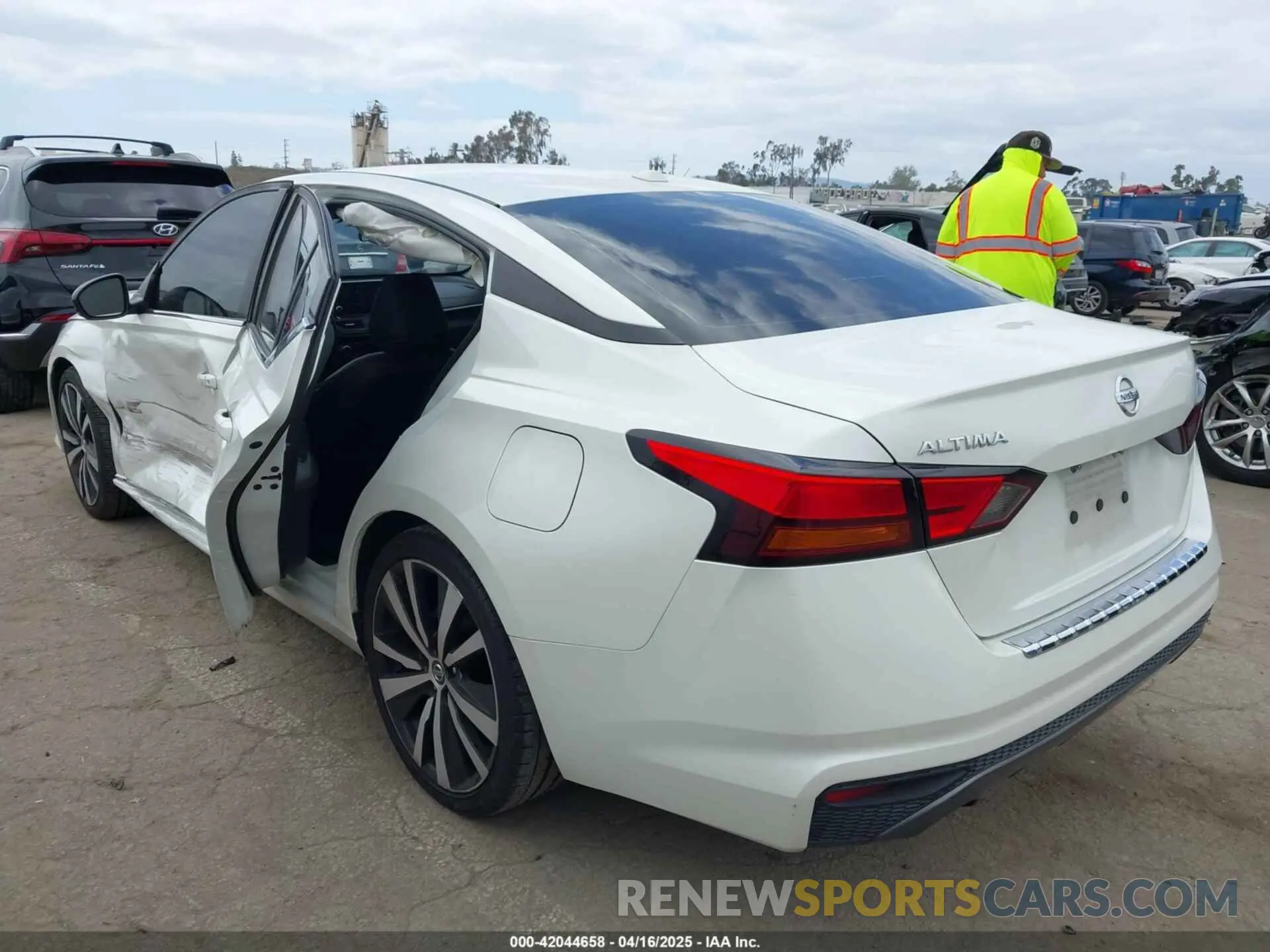 3 Photograph of a damaged car 1N4BL4CV4KC120227 NISSAN ALTIMA 2019