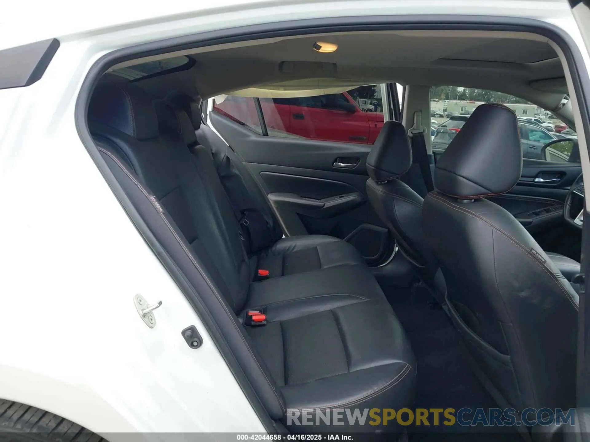 8 Photograph of a damaged car 1N4BL4CV4KC120227 NISSAN ALTIMA 2019