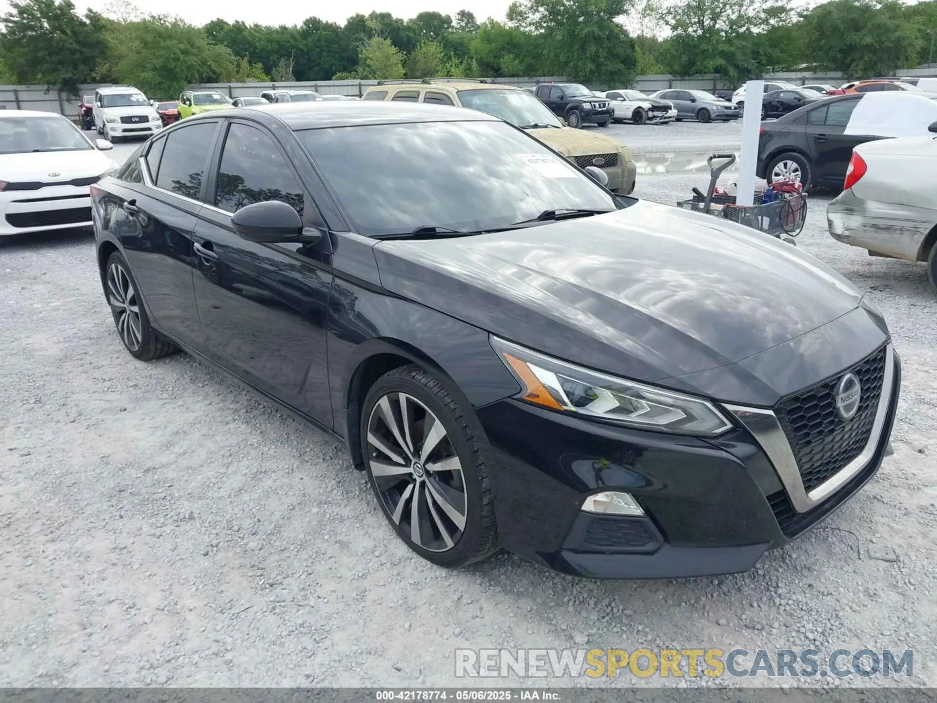 1 Photograph of a damaged car 1N4BL4CV4KC178144 NISSAN ALTIMA 2019